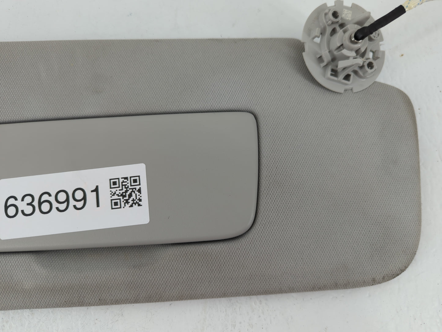 2018-2022 Chevrolet Traverse Sun Visor Shade Replacement Passenger Right Mirror Fits Fits 2018 2019 2020 2021 2022 OEM Used 