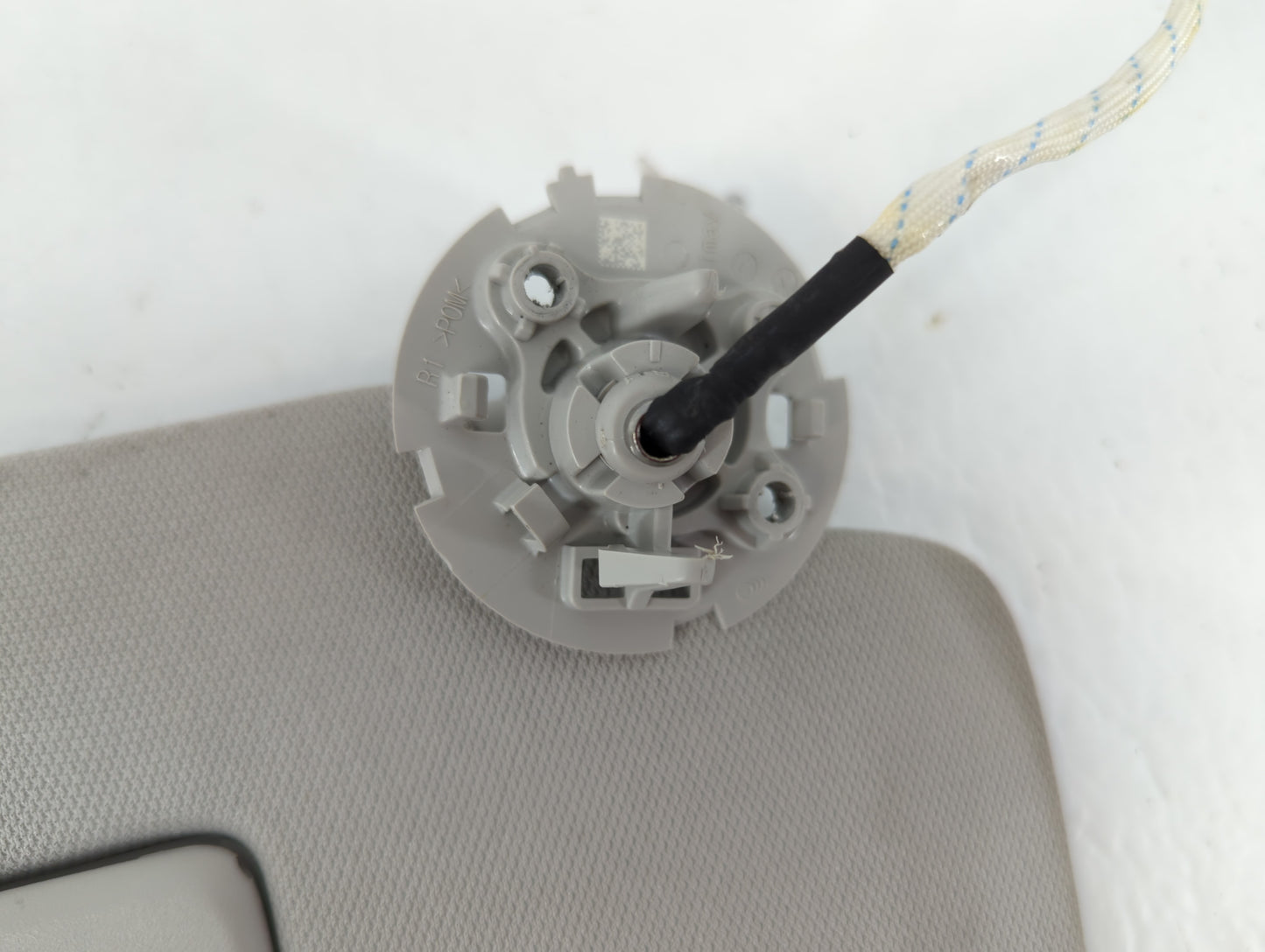 2018-2022 Chevrolet Traverse Sun Visor Shade Replacement Passenger Right Mirror Fits Fits 2018 2019 2020 2021 2022 OEM Used 