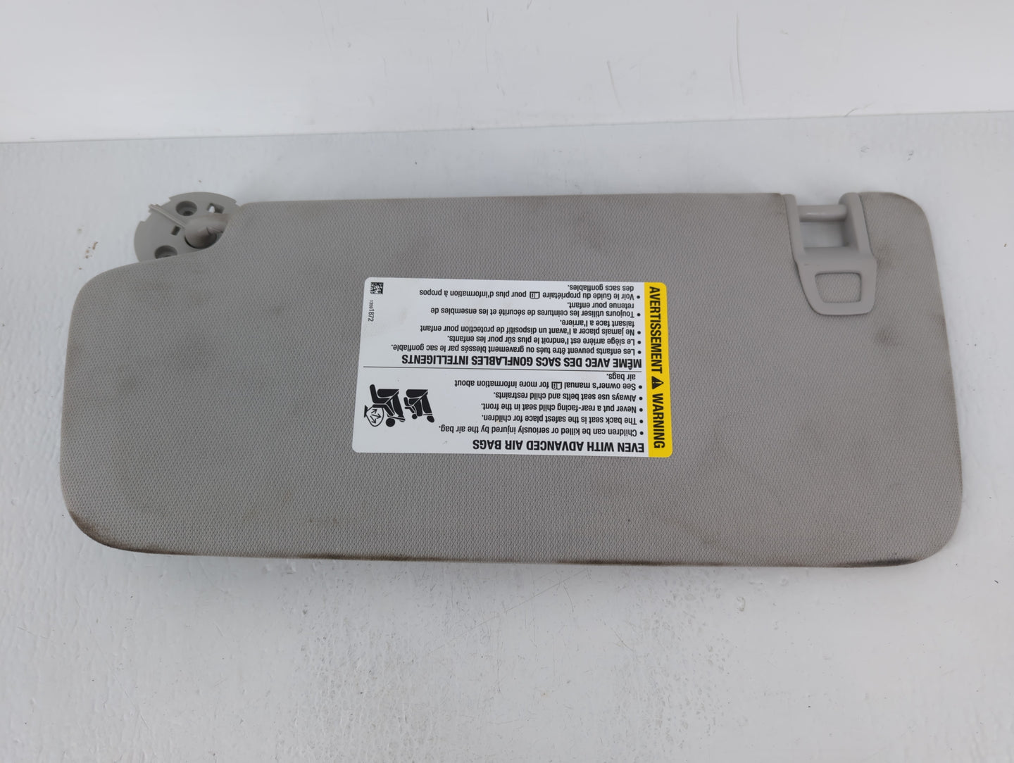 2018-2022 Chevrolet Traverse Sun Visor Shade Replacement Passenger Right Mirror Fits Fits 2018 2019 2020 2021 2022 OEM Used 