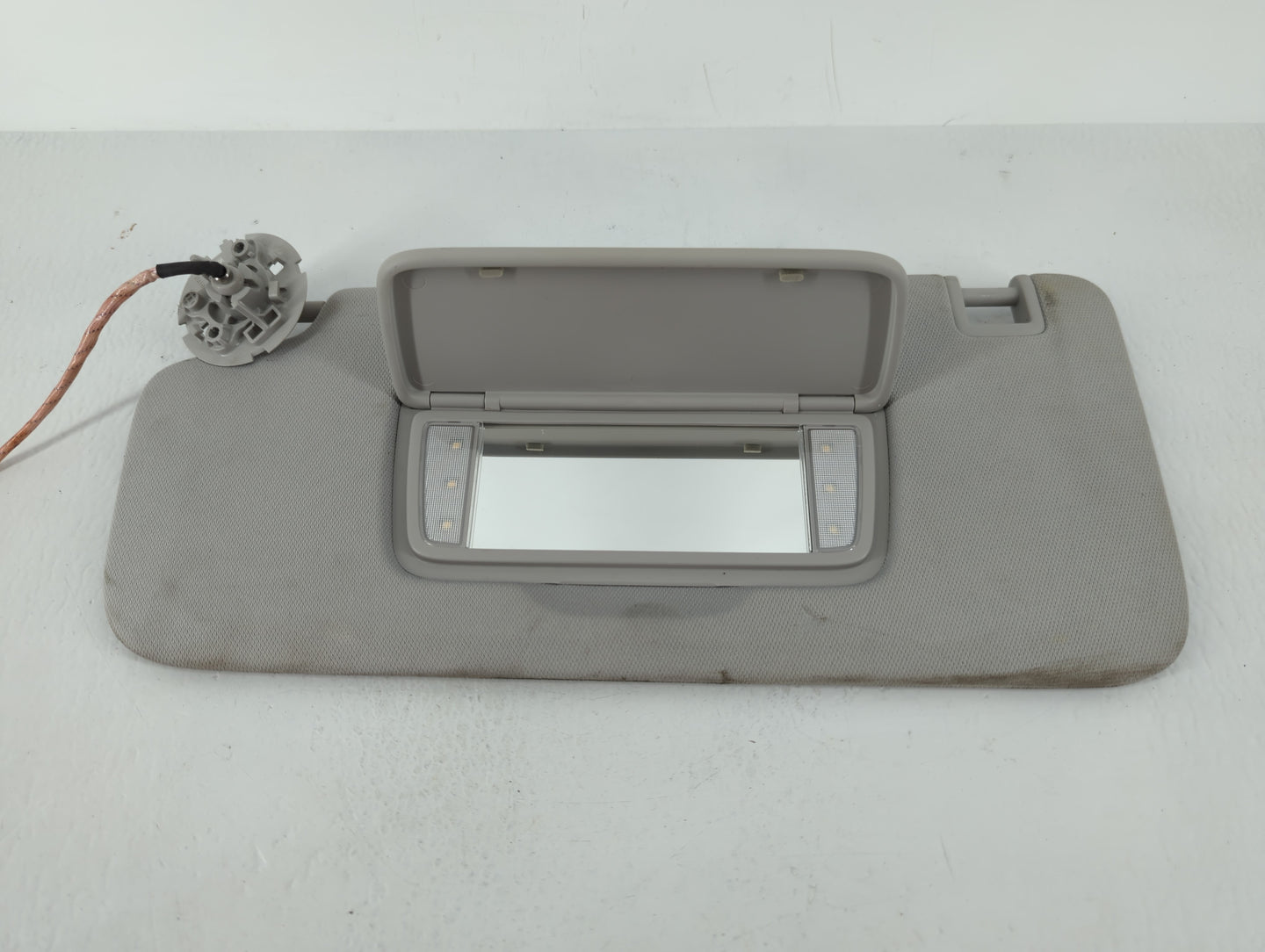 2018-2022 Chevrolet Traverse Sun Visor Shade Replacement Driver Left Mirror Fits Fits 2018 2019 2020 2021 2022 OEM Used Auto