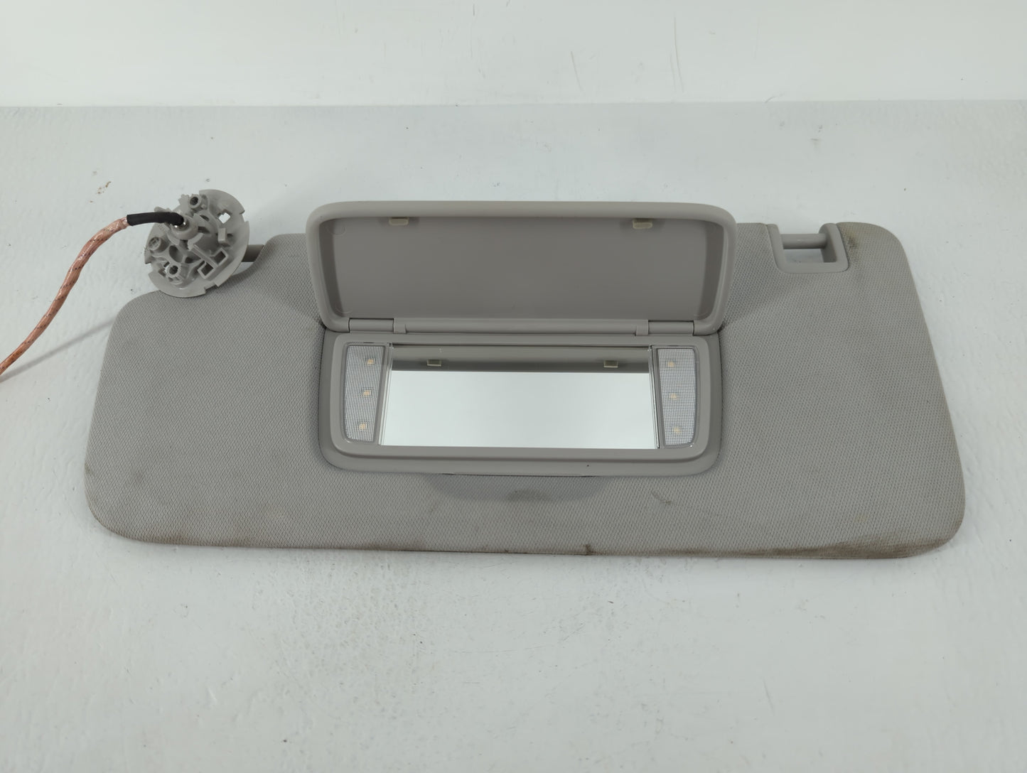 2018-2022 Chevrolet Traverse Sun Visor Shade Replacement Driver Left Mirror Fits Fits 2018 2019 2020 2021 2022 OEM Used Auto