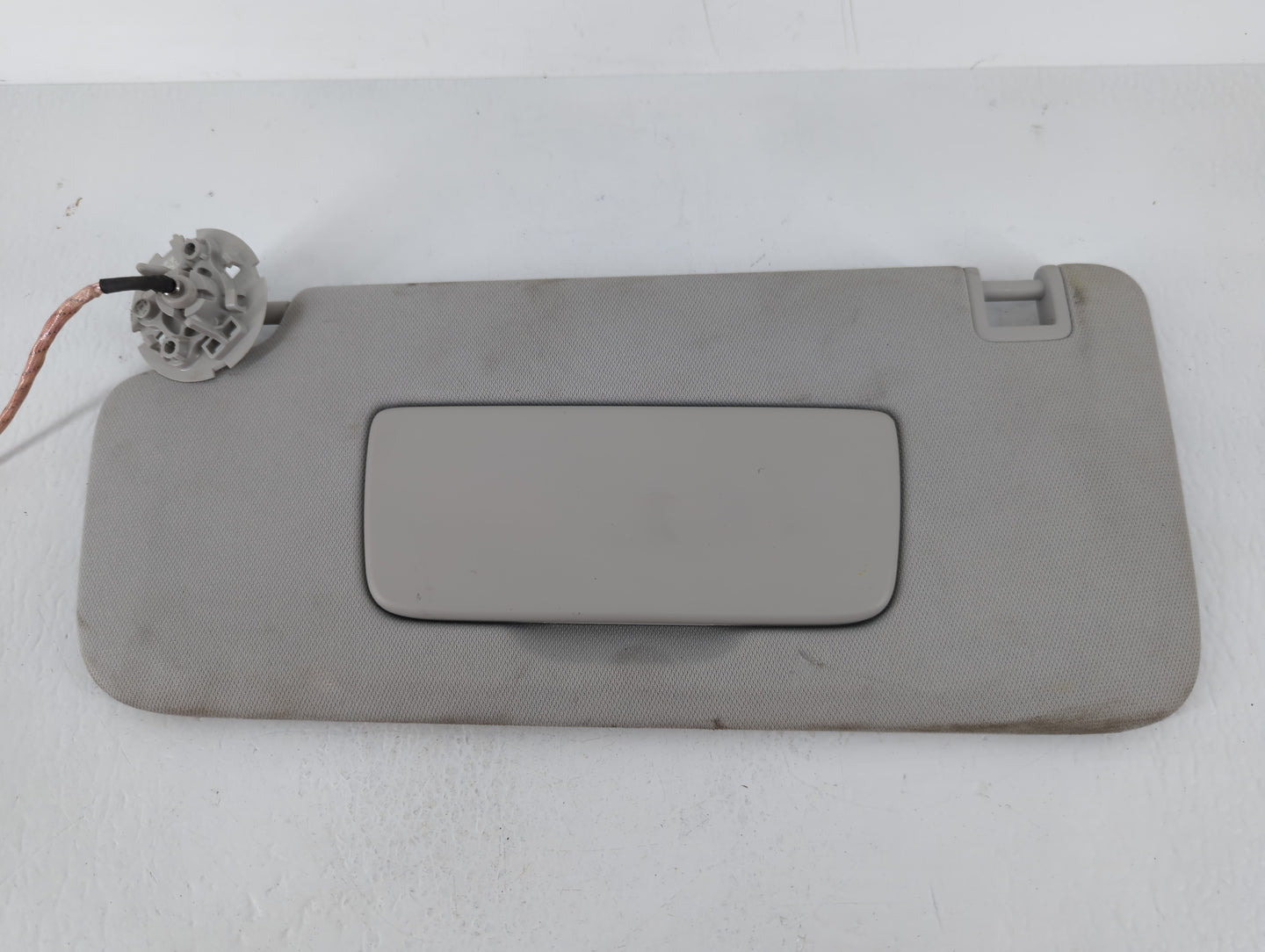 2018-2022 Chevrolet Traverse Sun Visor Shade Replacement Driver Left Mirror Fits Fits 2018 2019 2020 2021 2022 OEM Used Auto