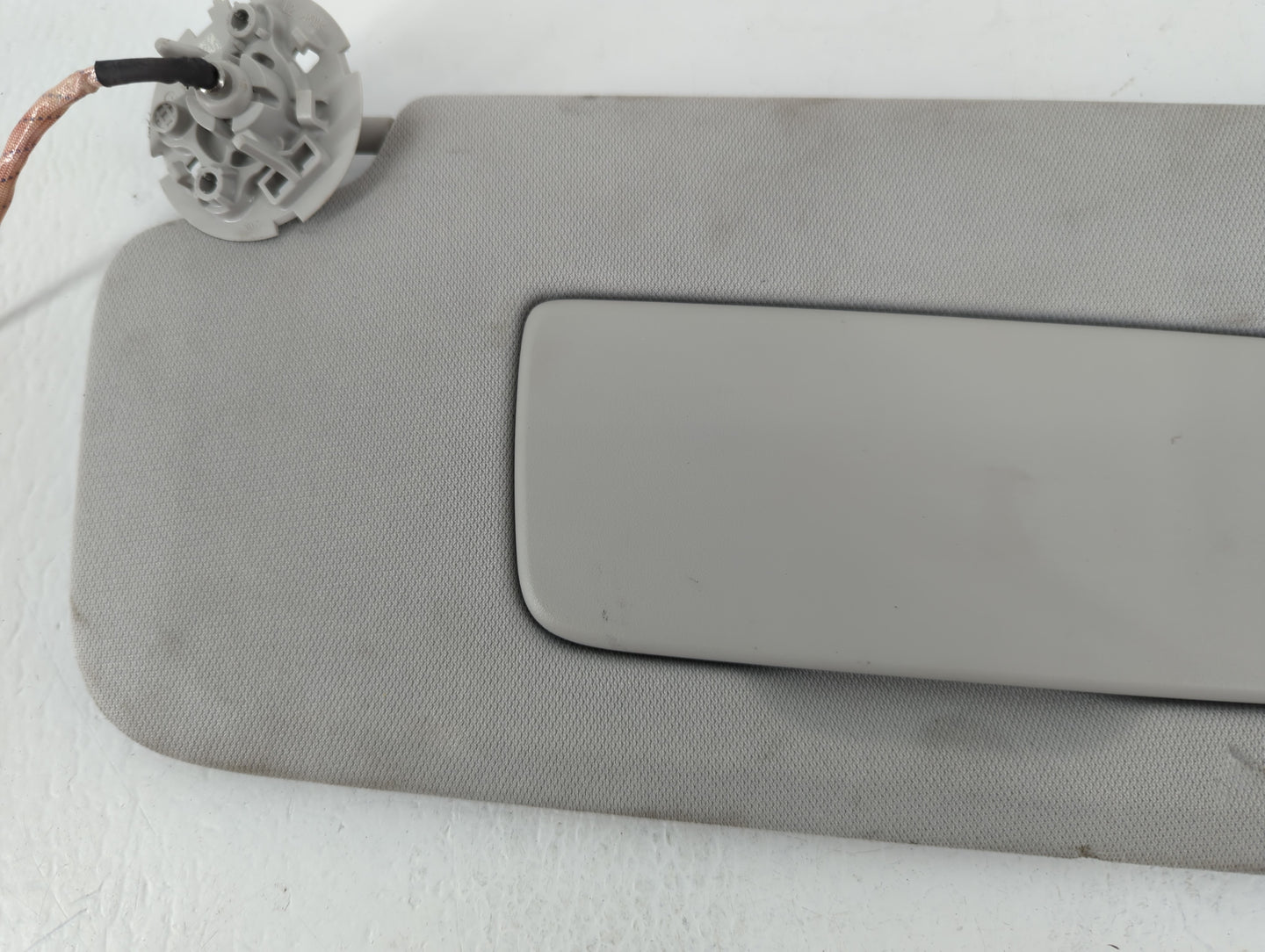 2018-2022 Chevrolet Traverse Sun Visor Shade Replacement Driver Left Mirror Fits Fits 2018 2019 2020 2021 2022 OEM Used Auto