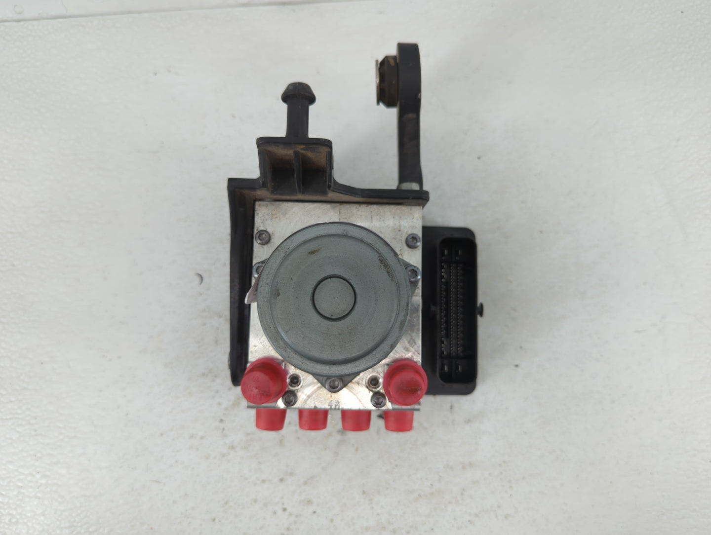 2019-2022 Chevrolet Traverse ABS Pump Control Module Replacement P/N:84503309 Fits Fits 2019 2020 2021 2022 OEM Used Auto Pa