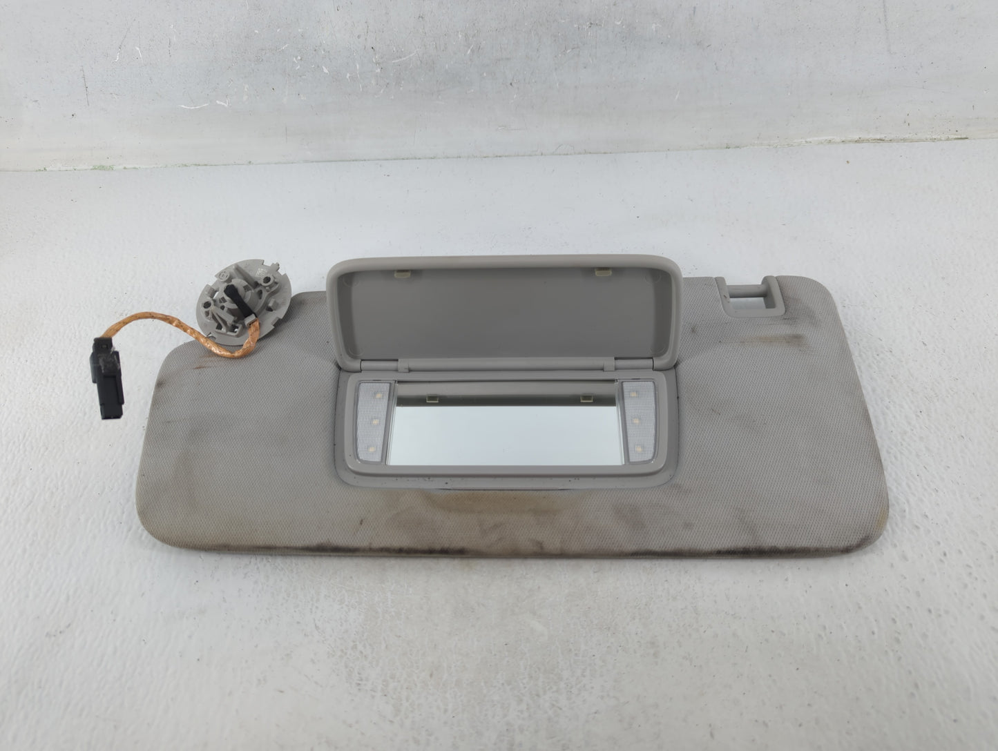 2018-2022 Chevrolet Traverse Sun Visor Shade Replacement Driver Left Mirror Fits Fits 2018 2019 2020 2021 2022 OEM Used Auto