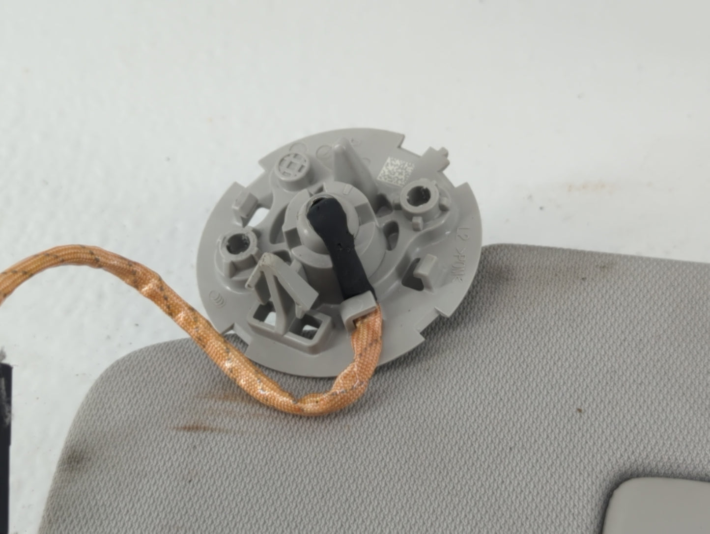 2018-2022 Chevrolet Traverse Sun Visor Shade Replacement Driver Left Mirror Fits Fits 2018 2019 2020 2021 2022 OEM Used Auto