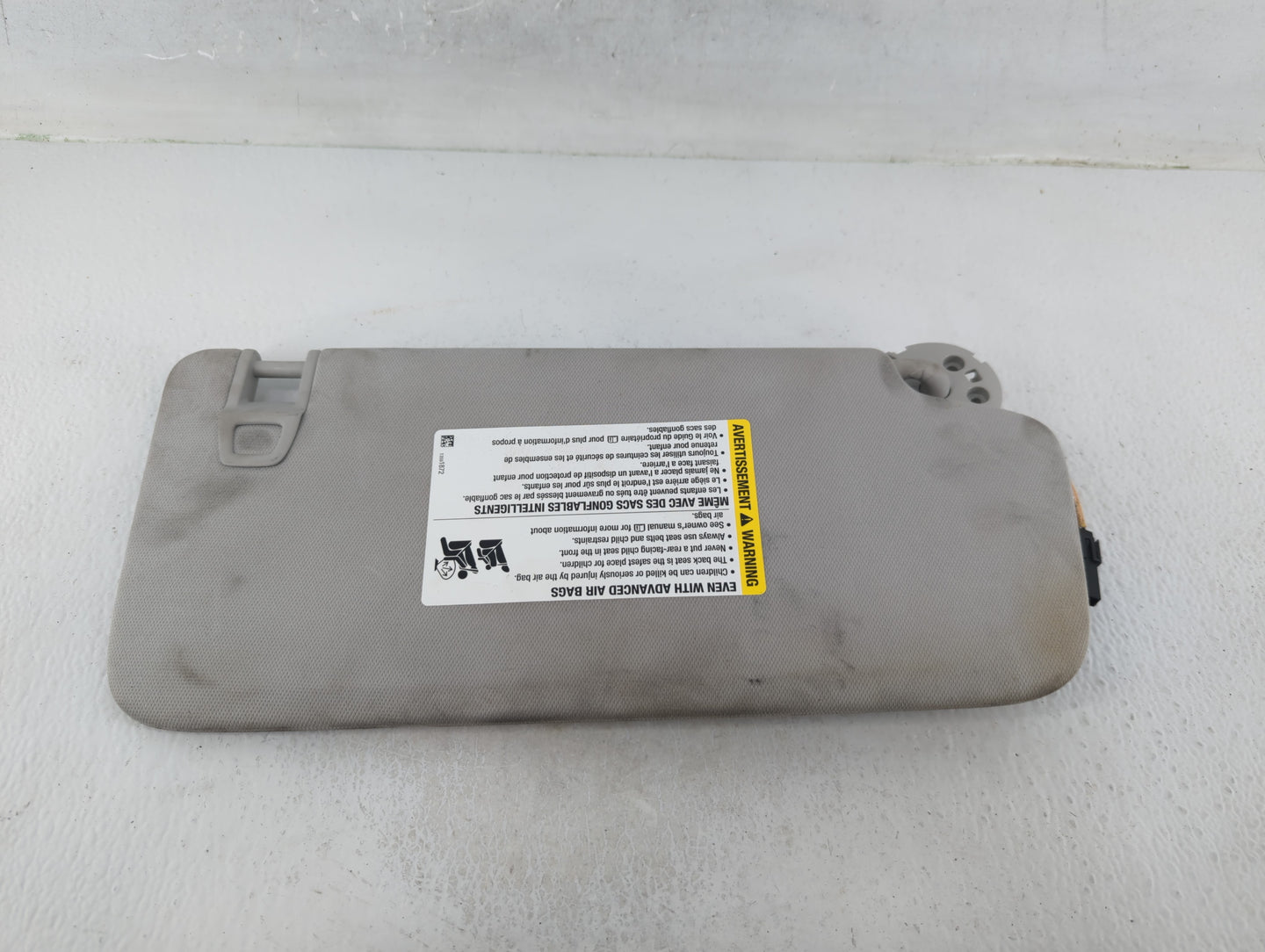 2018-2022 Chevrolet Traverse Sun Visor Shade Replacement Driver Left Mirror Fits Fits 2018 2019 2020 2021 2022 OEM Used Auto