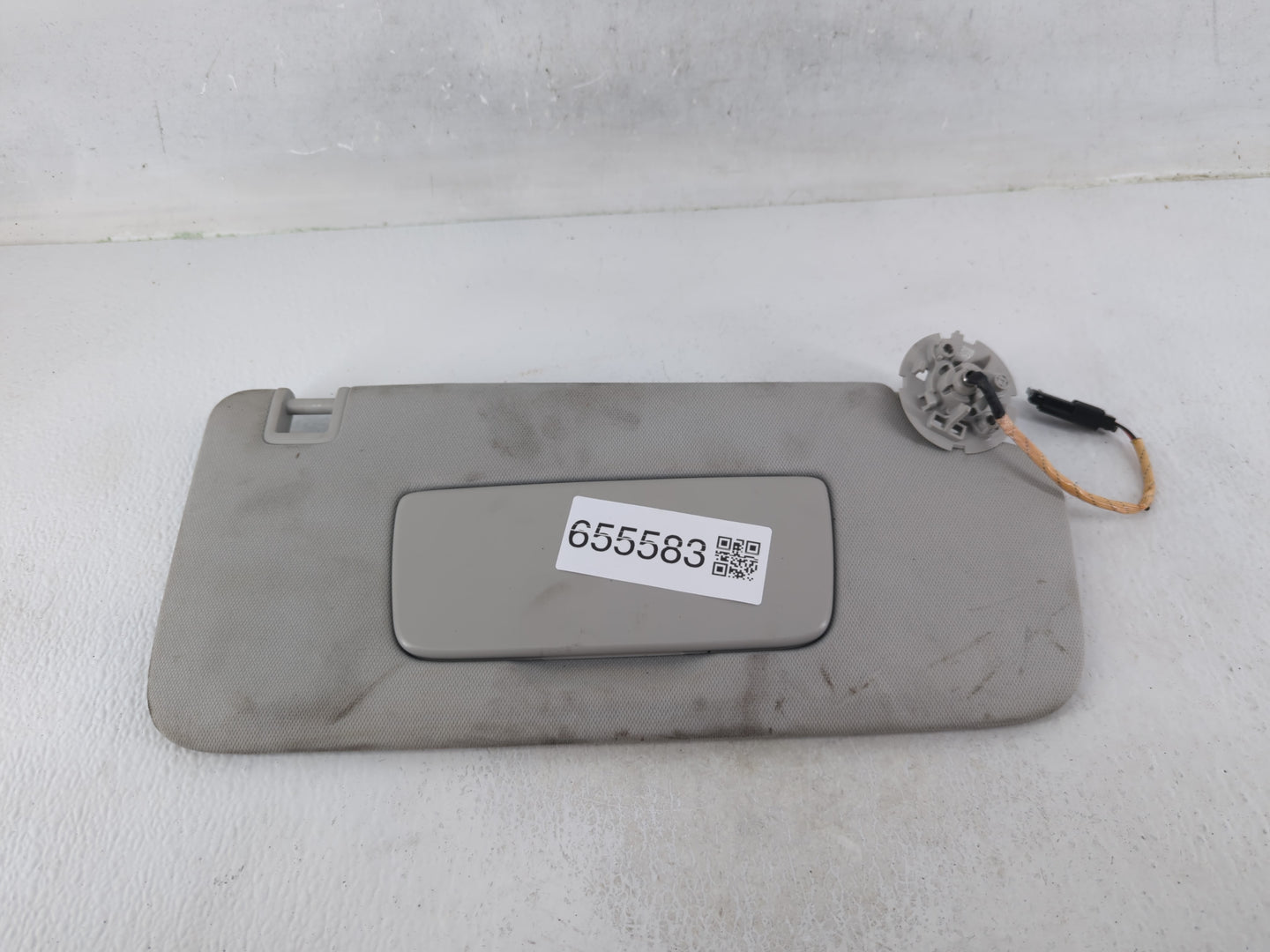 2018-2022 Chevrolet Traverse Sun Visor Shade Replacement Passenger Right Mirror Fits Fits 2018 2019 2020 2021 2022 OEM Used 