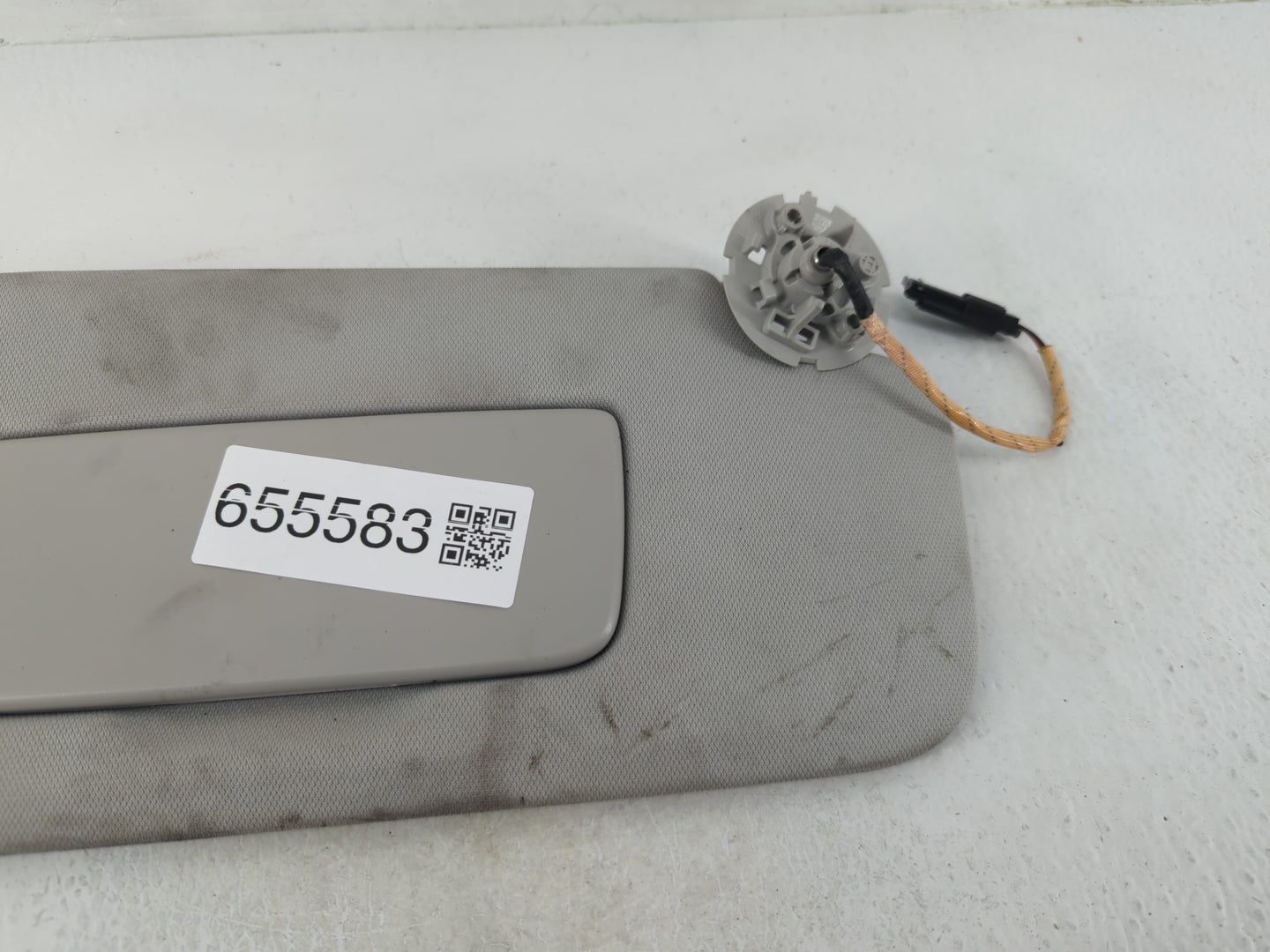 2018-2022 Chevrolet Traverse Sun Visor Shade Replacement Passenger Right Mirror Fits Fits 2018 2019 2020 2021 2022 OEM Used 