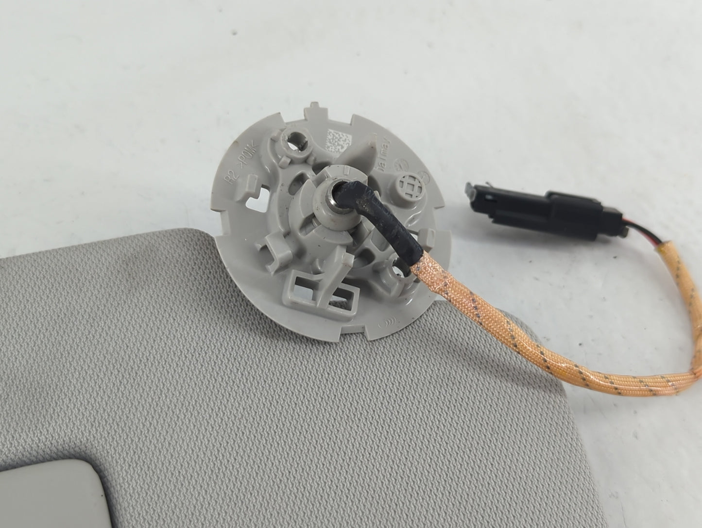 2018-2022 Chevrolet Traverse Sun Visor Shade Replacement Passenger Right Mirror Fits Fits 2018 2019 2020 2021 2022 OEM Used 