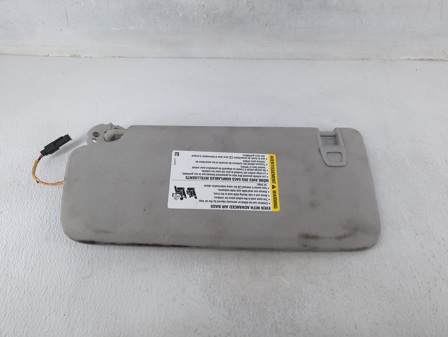 2018-2022 Chevrolet Traverse Sun Visor Shade Replacement Passenger Right Mirror Fits Fits 2018 2019 2020 2021 2022 OEM Used 