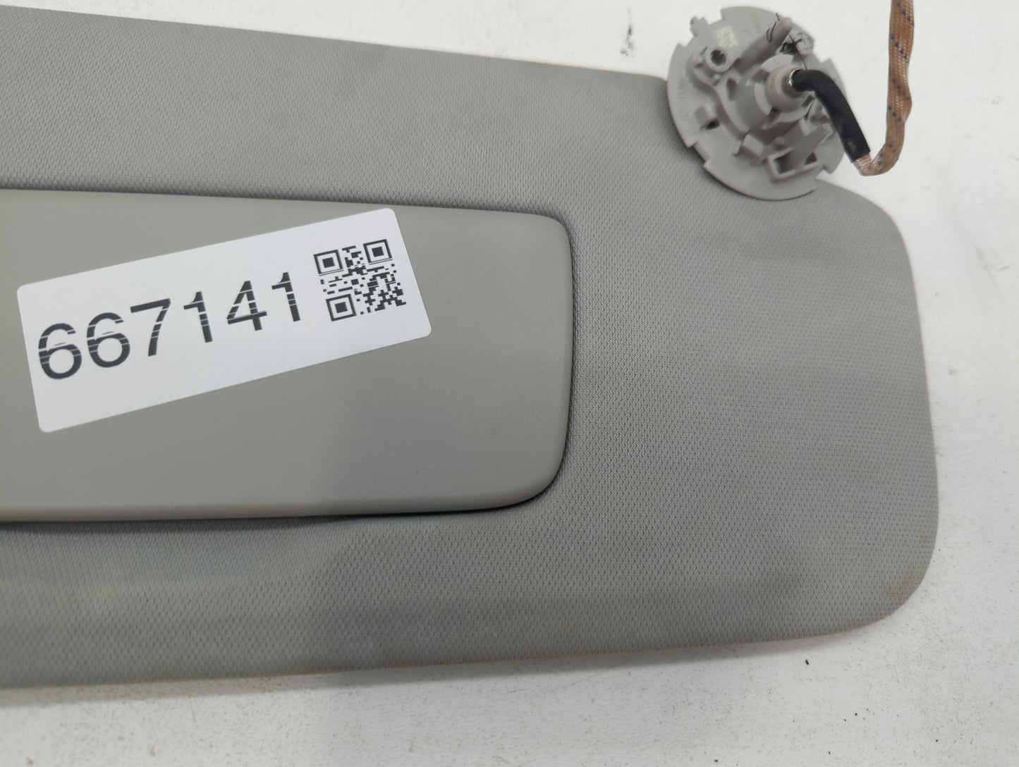 2018-2022 Chevrolet Traverse Sun Visor Shade Replacement Passenger Right Mirror Fits Fits 2018 2019 2020 2021 2022 OEM Used 