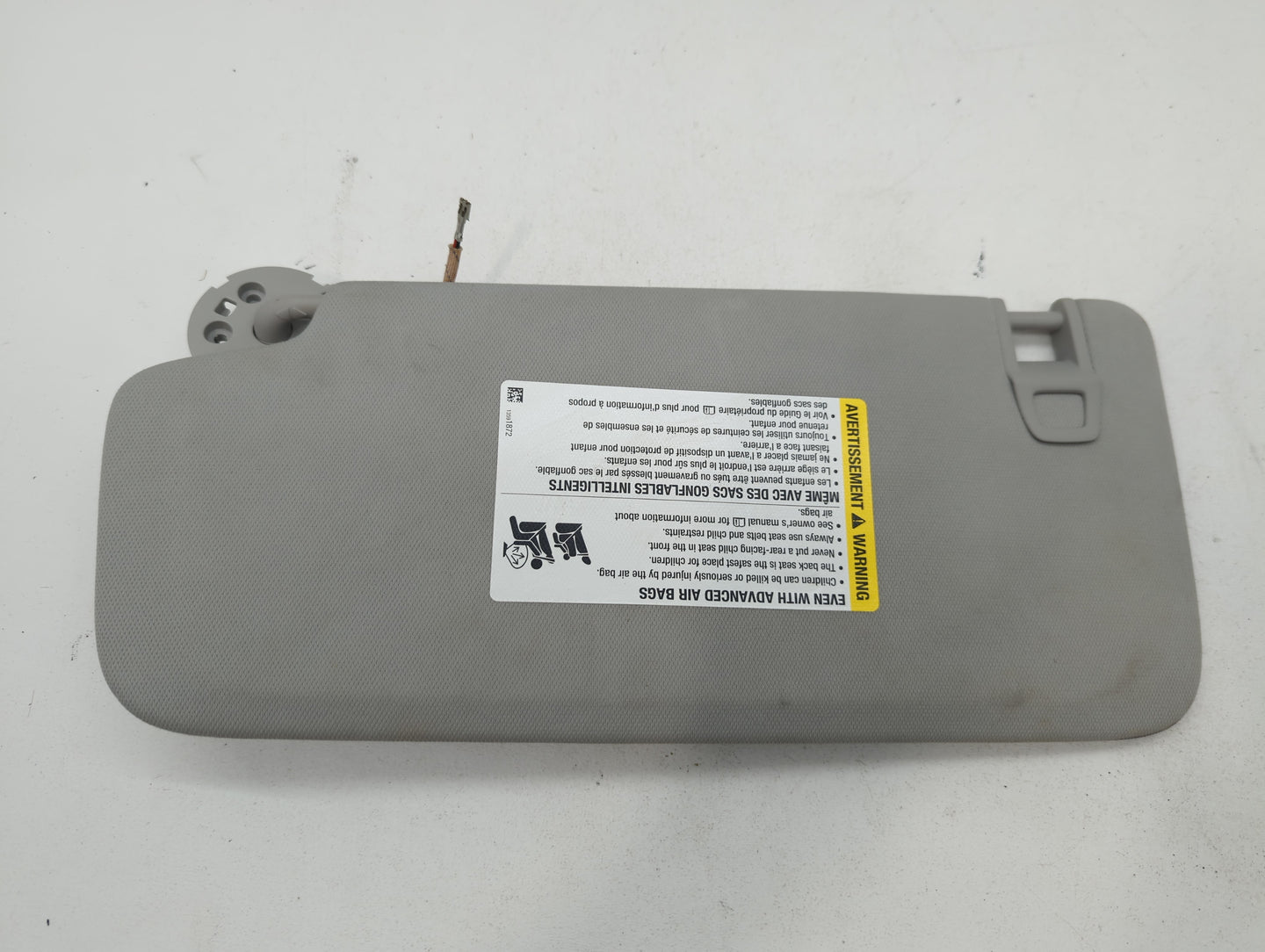 2018-2022 Chevrolet Traverse Sun Visor Shade Replacement Passenger Right Mirror Fits Fits 2018 2019 2020 2021 2022 OEM Used 