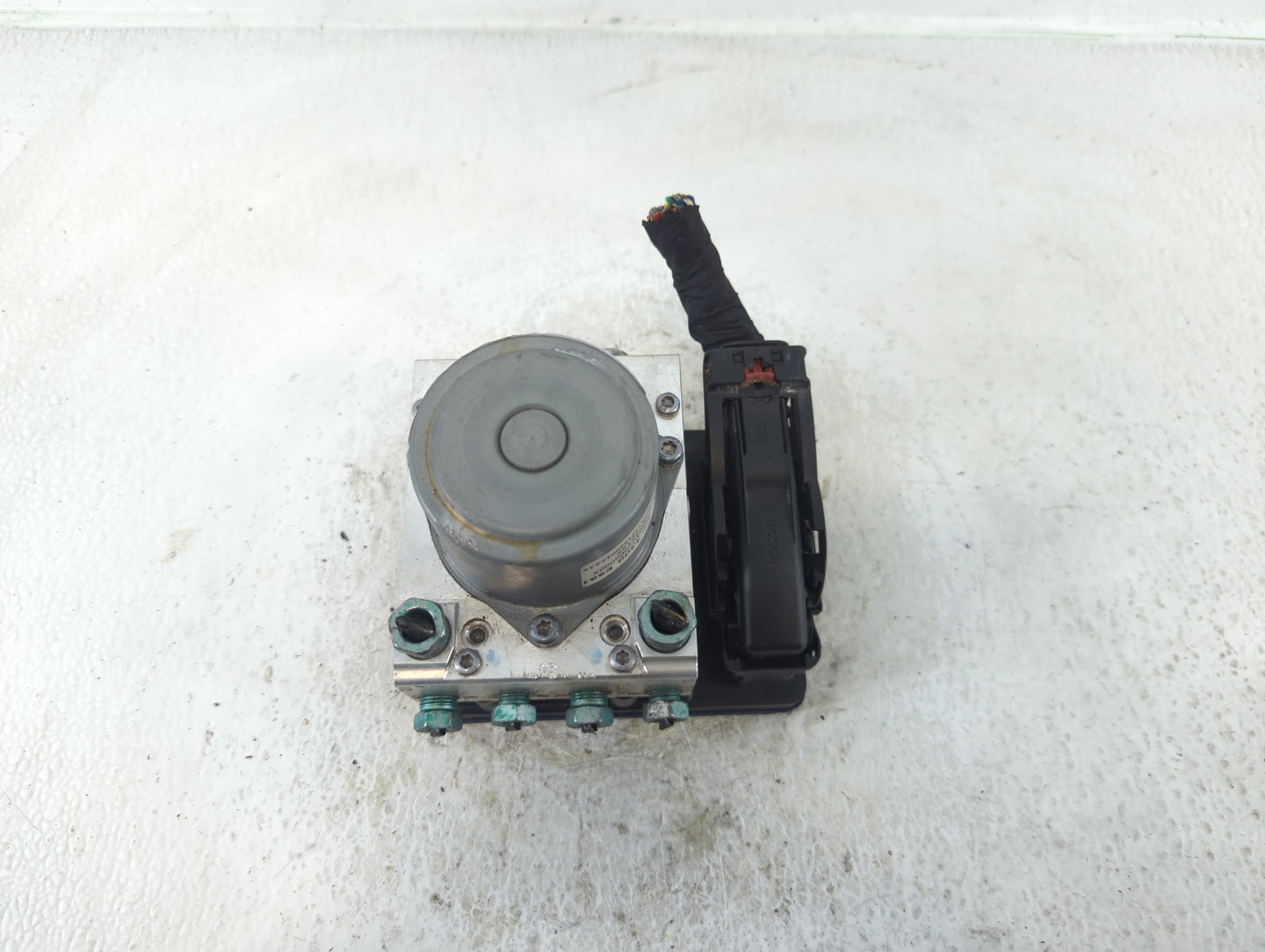 2019-2022 Chevrolet Traverse ABS Pump Control Module Replacement P/N:84503309 Fits Fits 2019 2020 2021 2022 OEM Used Auto Pa