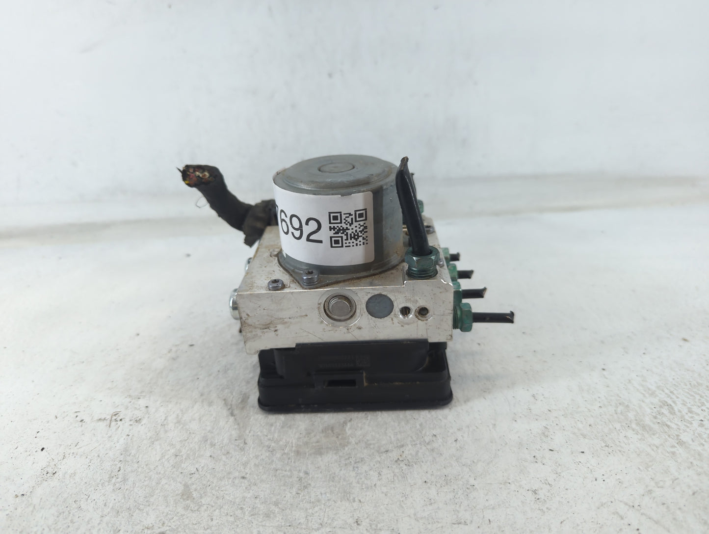 2019-2022 Chevrolet Traverse ABS Pump Control Module Replacement P/N:84503309 Fits Fits 2019 2020 2021 2022 OEM Used Auto Pa