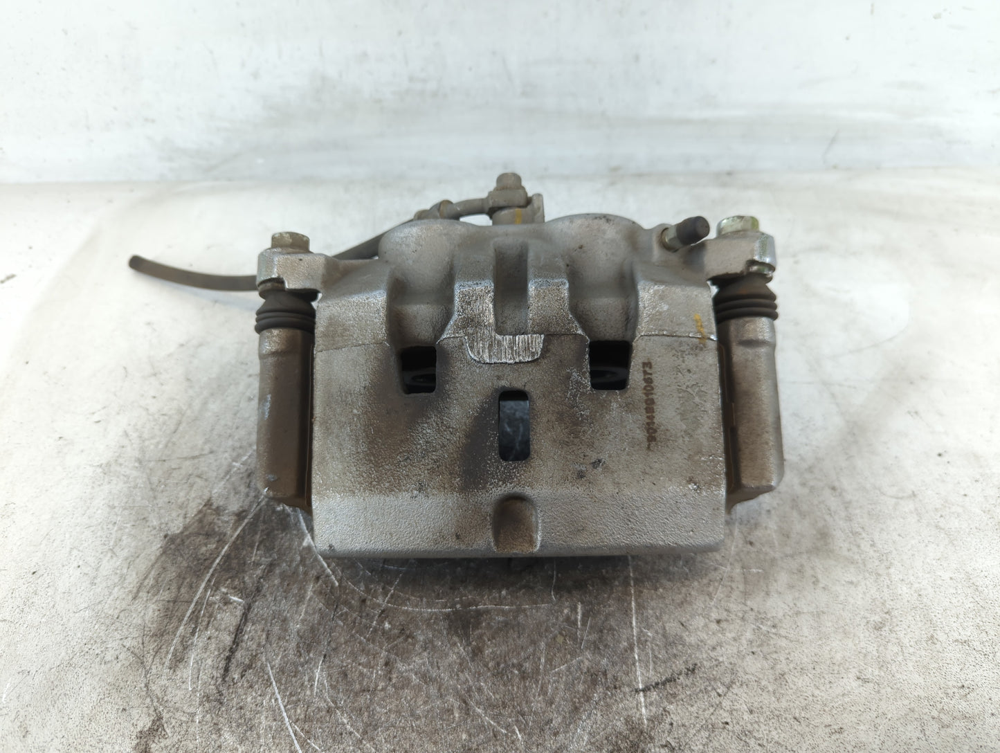 2018-2020 Chevrolet Traverse Front Driver Left Brake Caliper - Oemusedautoparts1.com