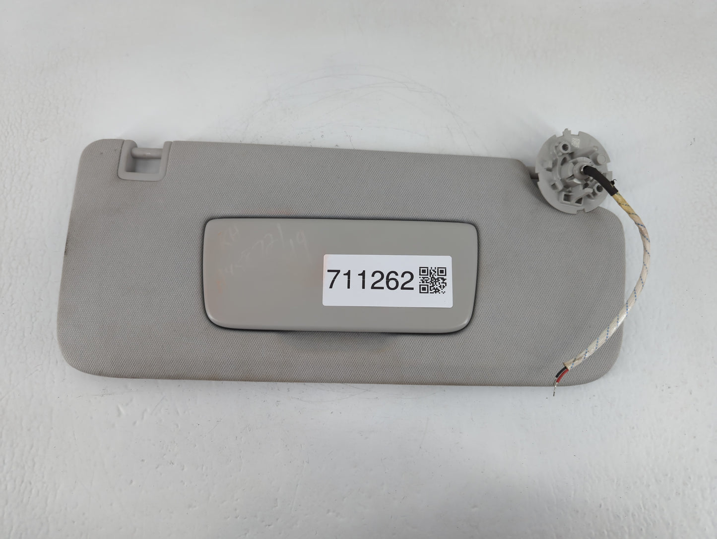 2018-2022 Chevrolet Traverse Sun Visor Shade Replacement Passenger Right Mirror Fits Fits 2018 2019 2020 2021 2022 OEM Used 