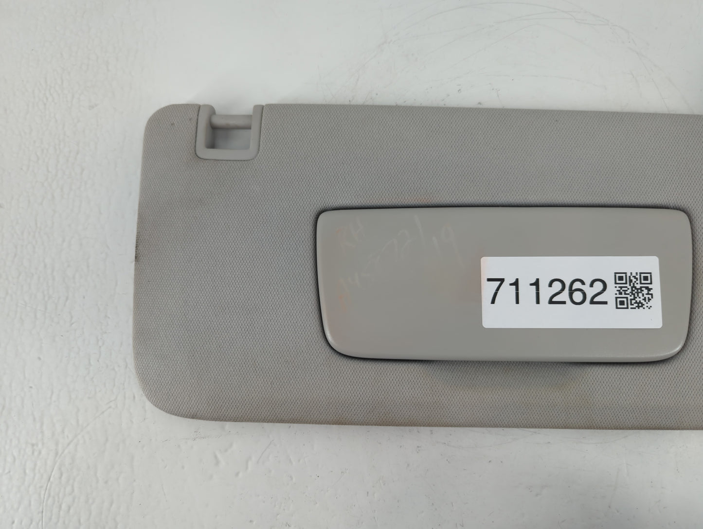 2018-2022 Chevrolet Traverse Sun Visor Shade Replacement Passenger Right Mirror Fits Fits 2018 2019 2020 2021 2022 OEM Used 