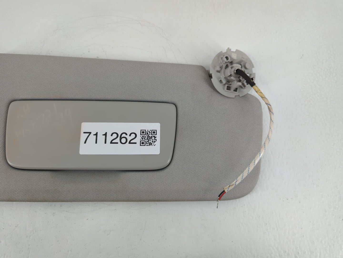 2018-2022 Chevrolet Traverse Sun Visor Shade Replacement Passenger Right Mirror Fits Fits 2018 2019 2020 2021 2022 OEM Used 