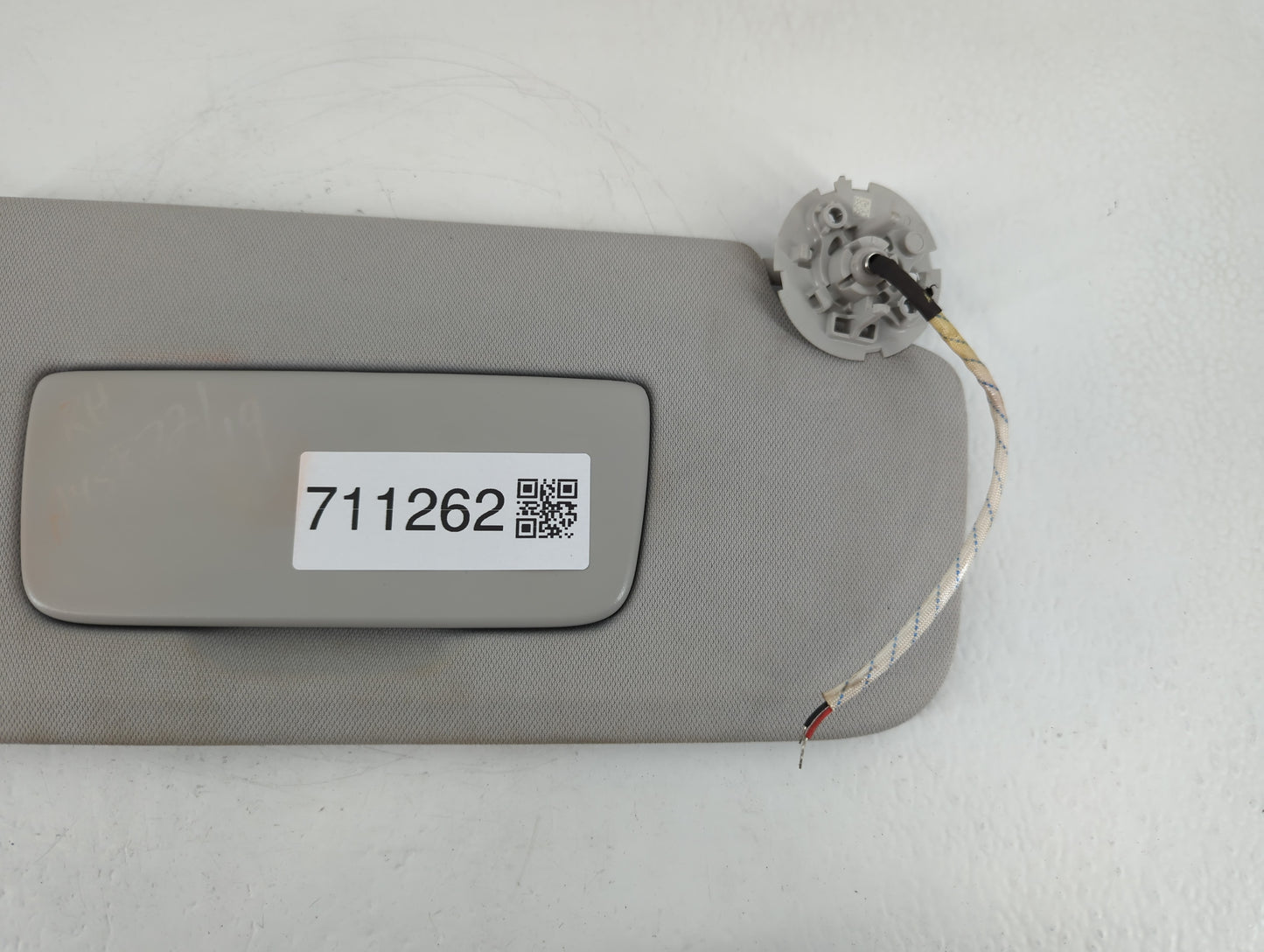 2018-2022 Chevrolet Traverse Sun Visor Shade Replacement Passenger Right Mirror Fits Fits 2018 2019 2020 2021 2022 OEM Used 