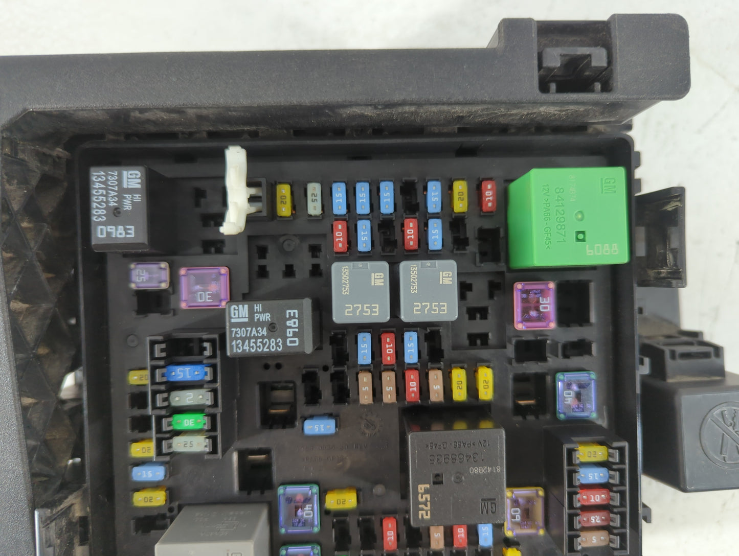 2018-2019 Chevrolet Traverse Fusebox Fuse Box Panel Relay Module P/N:7154-0936-30 Fits Fits 2018 2019 OEM Used Auto Parts - 
