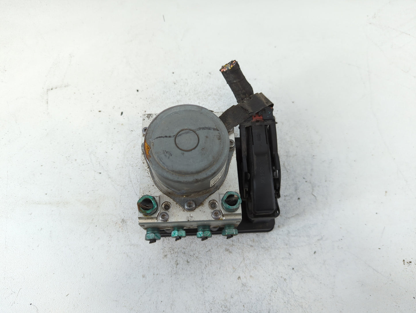 2019-2022 Chevrolet Traverse ABS Pump Control Module Replacement P/N:84503309 Fits Fits 2019 2020 2021 2022 OEM Used Auto Pa