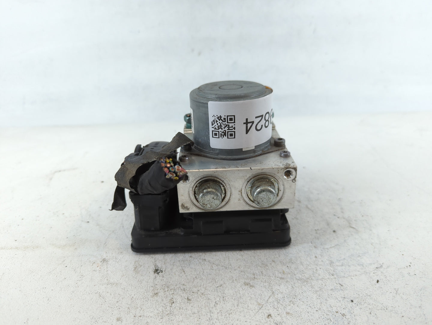 2019-2022 Chevrolet Traverse ABS Pump Control Module Replacement P/N:84503309 Fits Fits 2019 2020 2021 2022 OEM Used Auto Pa