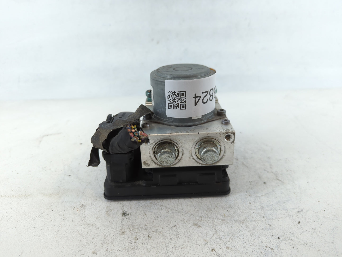 2019-2022 Chevrolet Traverse ABS Pump Control Module Replacement P/N:84503309 Fits Fits 2019 2020 2021 2022 OEM Used Auto Pa