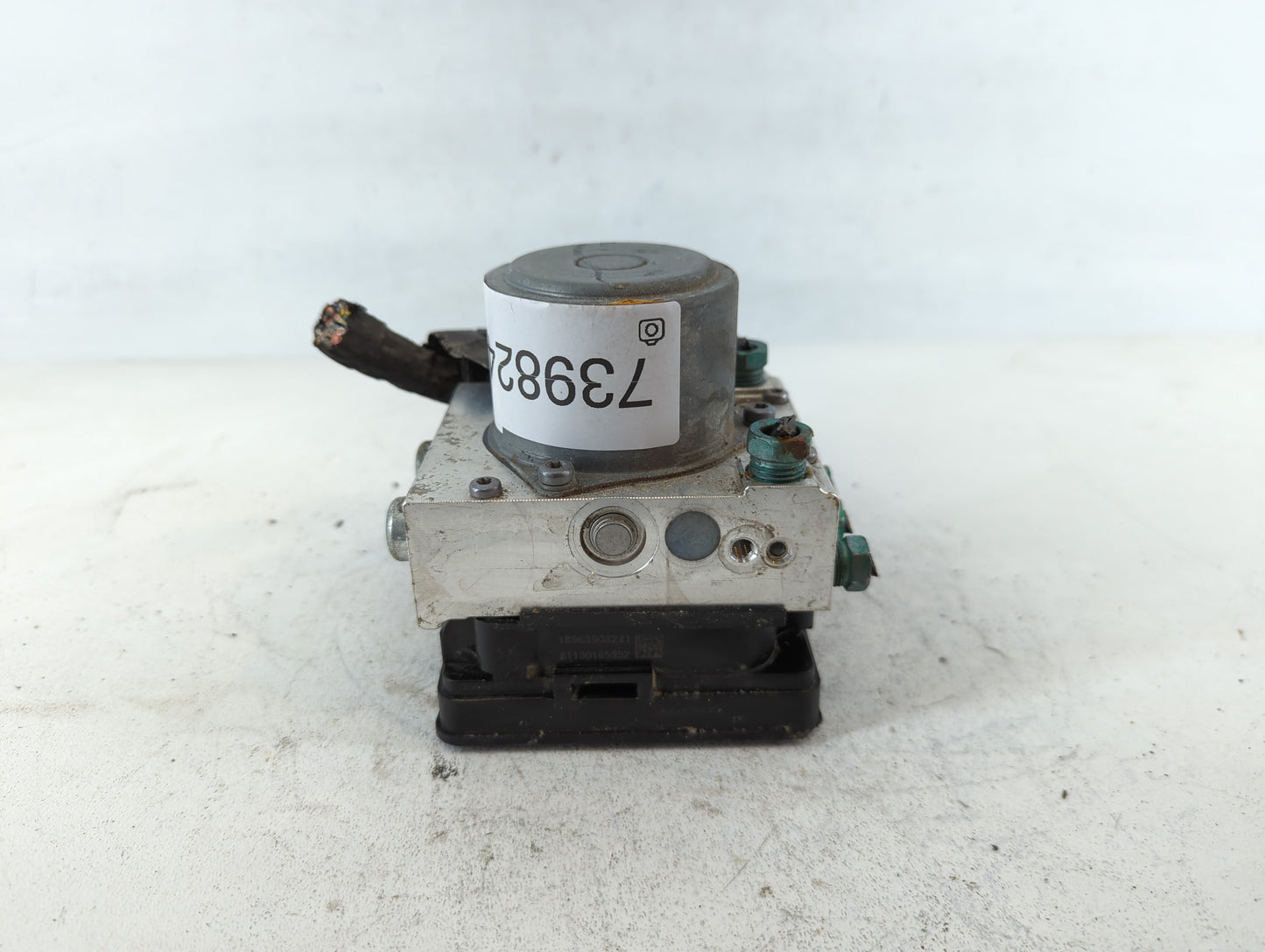 2019-2022 Chevrolet Traverse ABS Pump Control Module Replacement P/N:84503309 Fits Fits 2019 2020 2021 2022 OEM Used Auto Pa