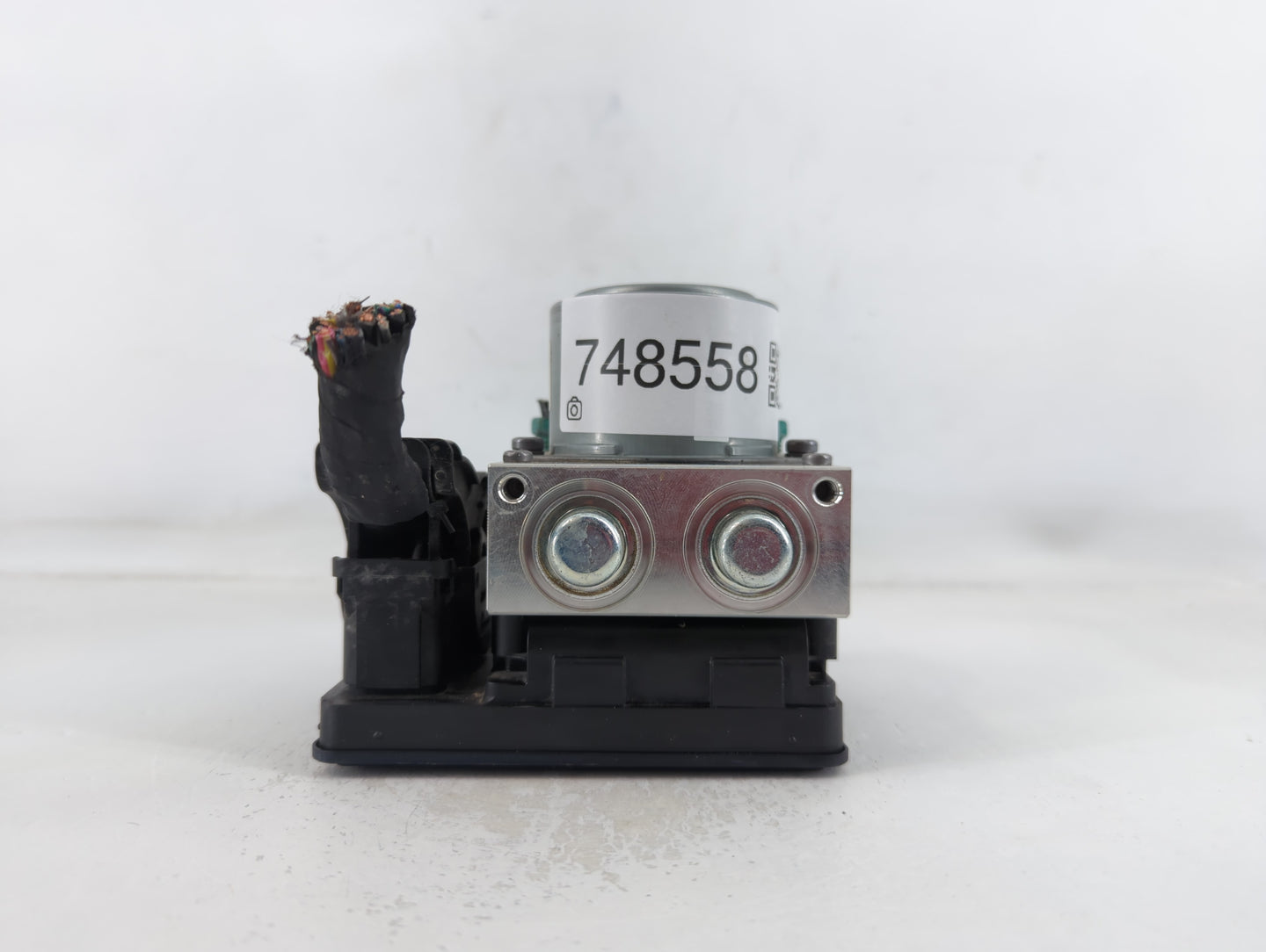 2019-2022 Chevrolet Traverse ABS Pump Control Module Replacement P/N:84503309 Fits Fits 2019 2020 2021 2022 OEM Used Auto Pa