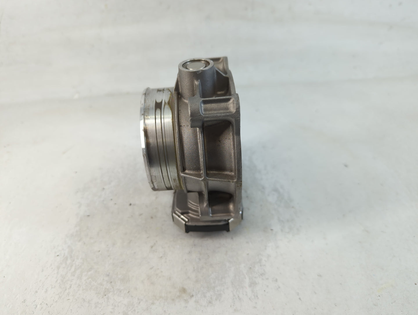 2018-2019 Chevrolet Traverse Throttle Body P/N:12670981AA Fits Fits 2013 2014 2015 2016 2017 2018 2019 2020 2021 OEM Used Au