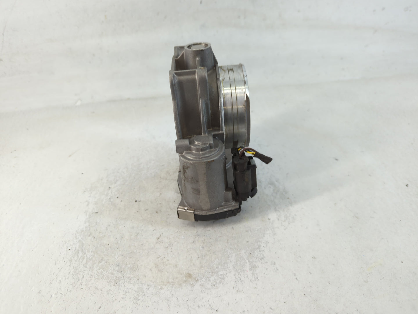 2018-2019 Chevrolet Traverse Throttle Body P/N:12670981AA Fits Fits 2013 2014 2015 2016 2017 2018 2019 2020 2021 OEM Used Au