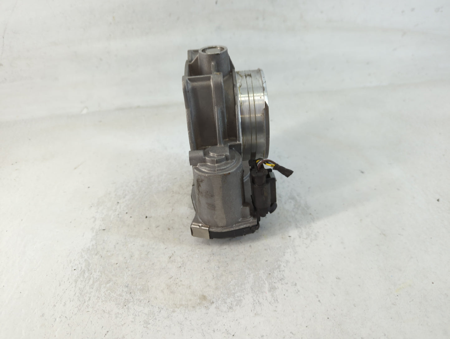 2018-2019 Chevrolet Traverse Throttle Body P/N:12670981AA Fits Fits 2013 2014 2015 2016 2017 2018 2019 2020 2021 OEM Used Au