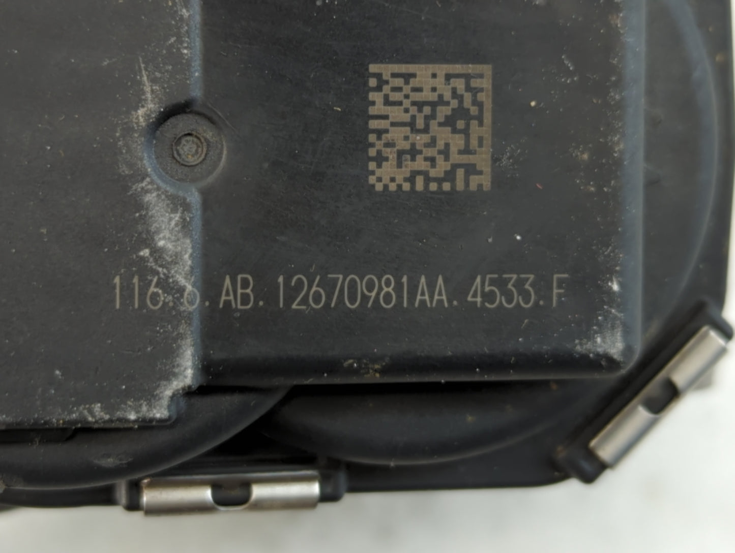 2018-2019 Chevrolet Traverse Throttle Body P/N:12670981AA Fits Fits 2013 2014 2015 2016 2017 2018 2019 2020 2021 OEM Used Au
