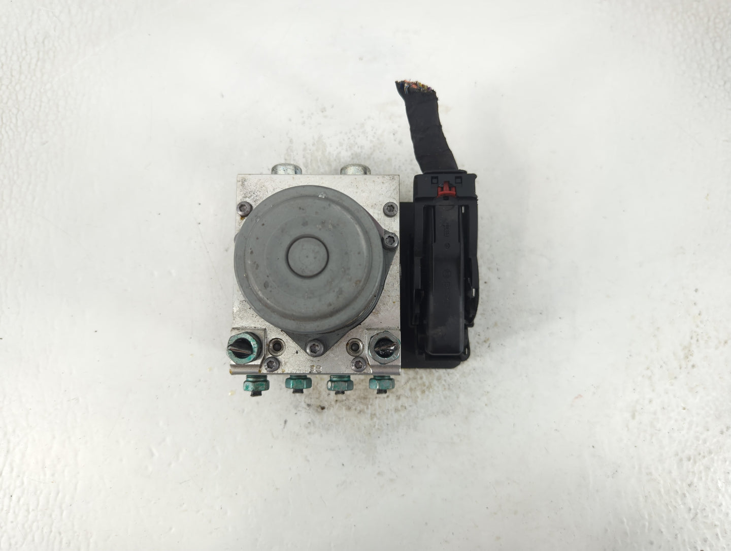 2019-2022 Chevrolet Traverse ABS Pump Control Module Replacement P/N:84503309 Fits Fits 2019 2020 2021 2022 OEM Used Auto Pa