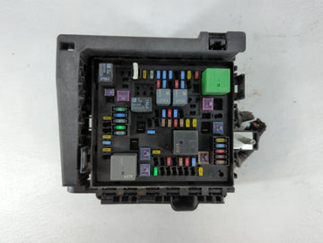 2018-2019 Chevrolet Traverse Fusebox Fuse Box Panel Relay Module P/N:7171-4521-30 Fits Fits 2018 2019 OEM Used Auto Parts