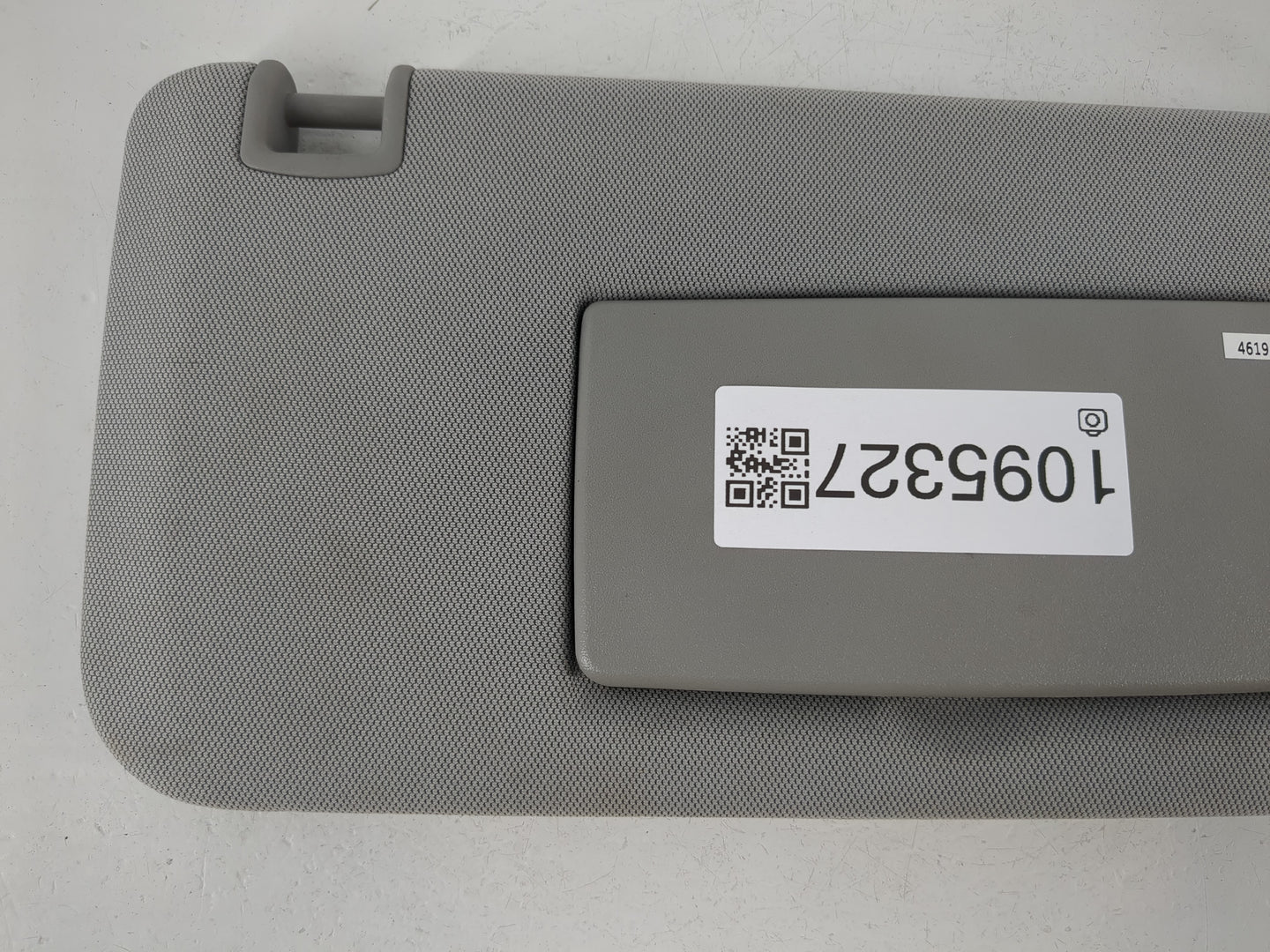 2017-2021 Chevrolet Trax Sun Visor Shade Replacement Passenger Right Mirror Fits Fits 2017 2018 2019 2020 2021 OEM Used Auto