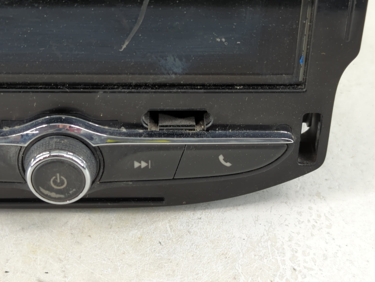 2018-2020 Chevrolet Trax Radio AM FM Cd Player Receiver Replacement P/N:84388576 Fits Fits 2018 2019 2020 OEM Used Auto Part