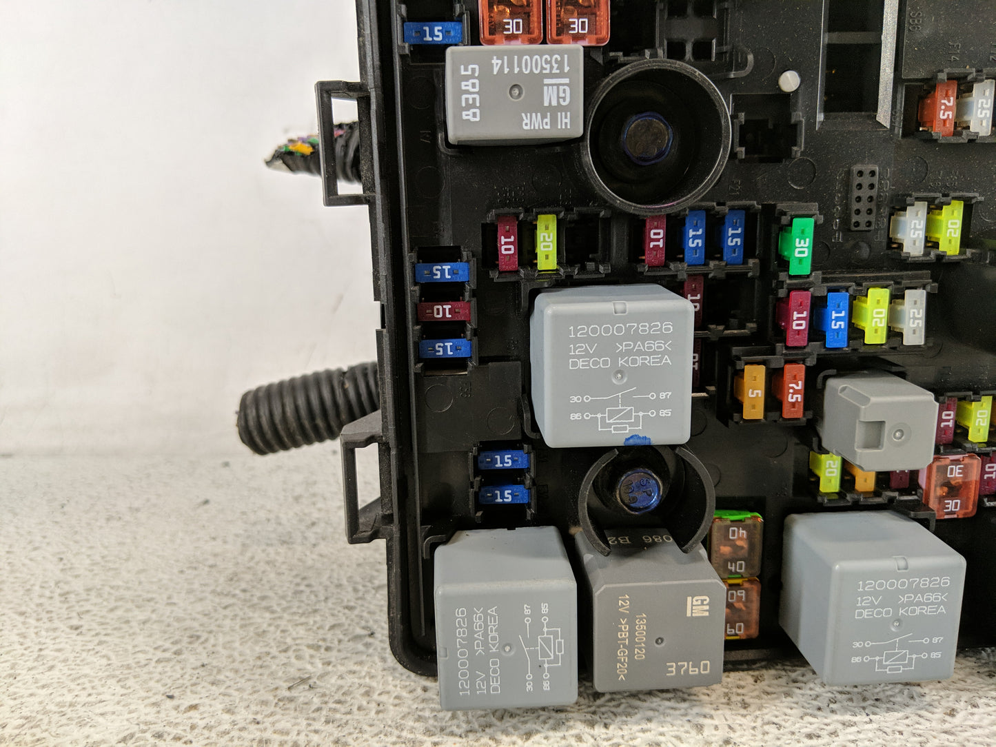 2018-2021 Chevrolet Trax Fusebox Fuse Box Panel Relay Module P/N:42624875 Fits Fits 2018 2019 2020 2021 OEM Used Auto Parts 