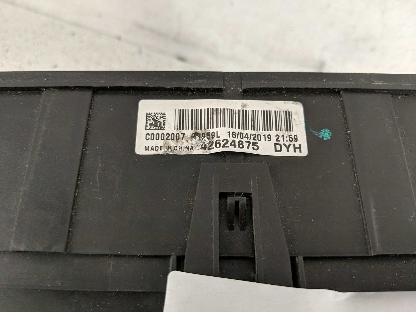 2018-2021 Chevrolet Trax Fusebox Fuse Box Panel Relay Module P/N:42624875 Fits Fits 2018 2019 2020 2021 OEM Used Auto Parts 