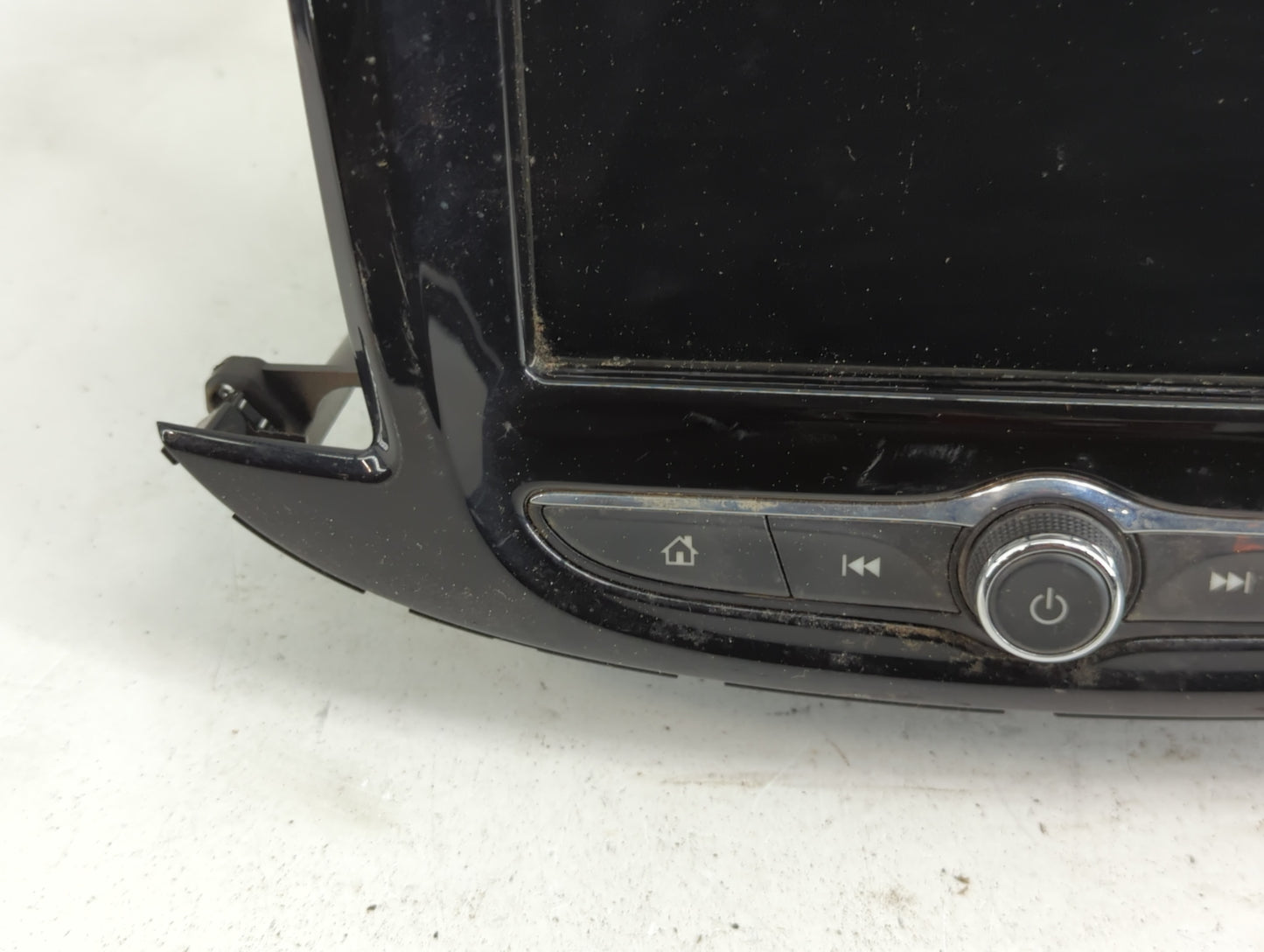 2017-2020 Chevrolet Trax Radio AM FM Cd Player Receiver Replacement P/N:84388576 Fits Fits 2017 2018 2019 2020 OEM Used Auto