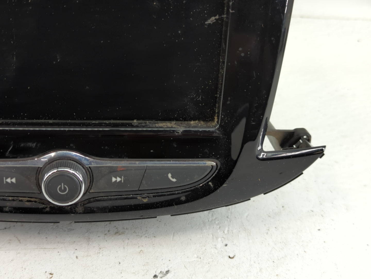 2017-2020 Chevrolet Trax Radio AM FM Cd Player Receiver Replacement P/N:84388576 Fits Fits 2017 2018 2019 2020 OEM Used Auto