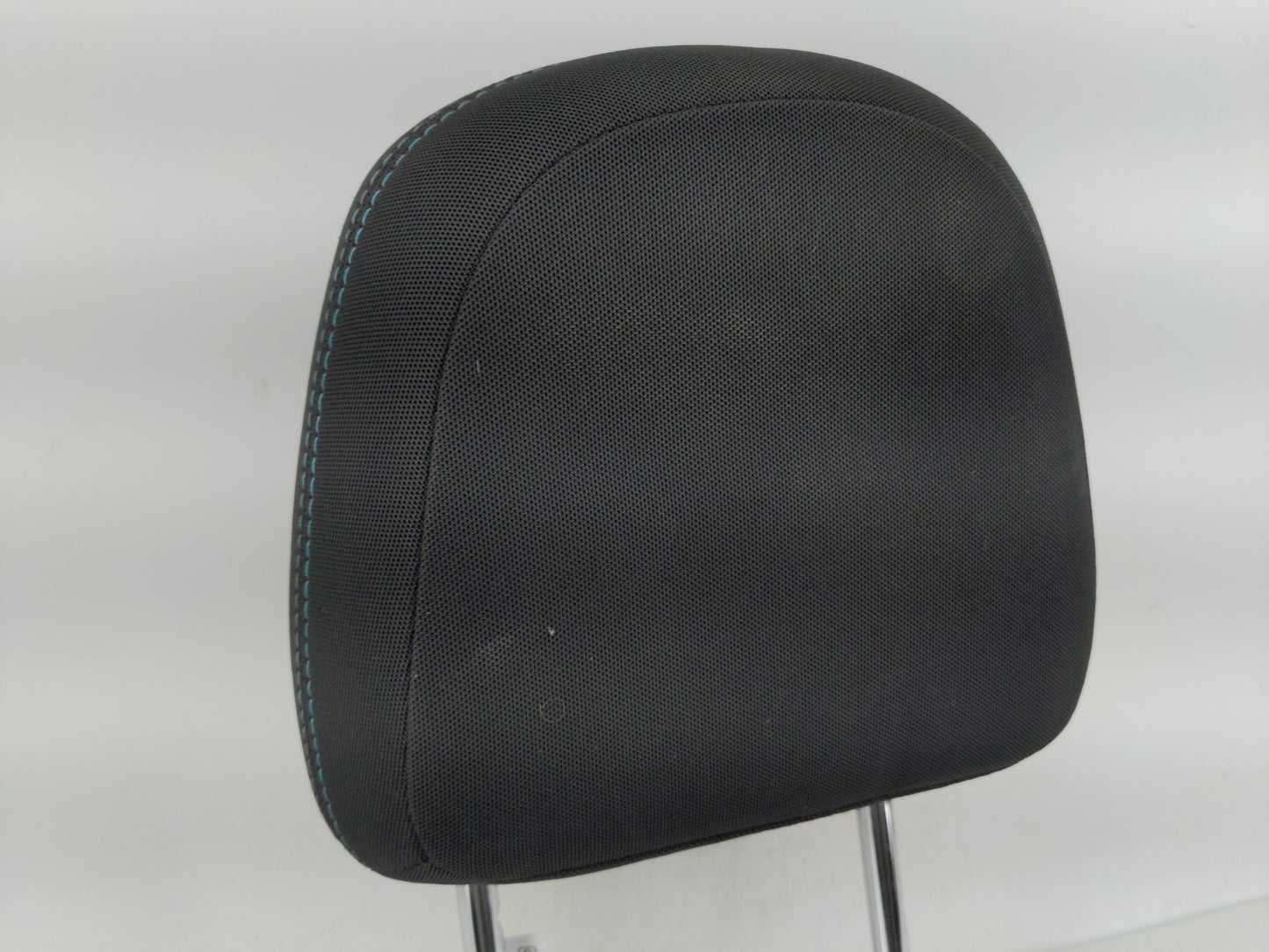 2019 Chevrolet Trax Headrest Head Rest Front Driver Passenger Seat Fits OEM Used Auto Parts - Oemusedautoparts1.com