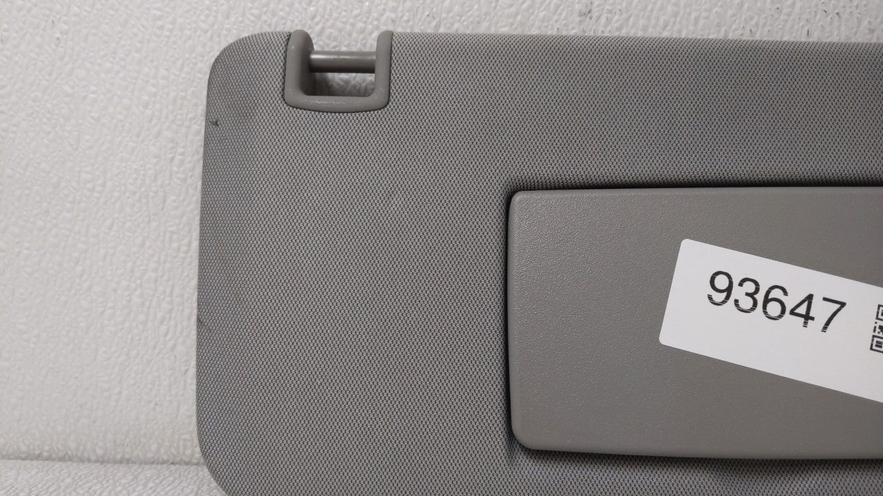 2017-2018 Chevrolet Trax Sun Visor Shade Replacement Passenger Right Mirror Fits Fits 2017 2018 OEM Used Auto Parts - Oemuse