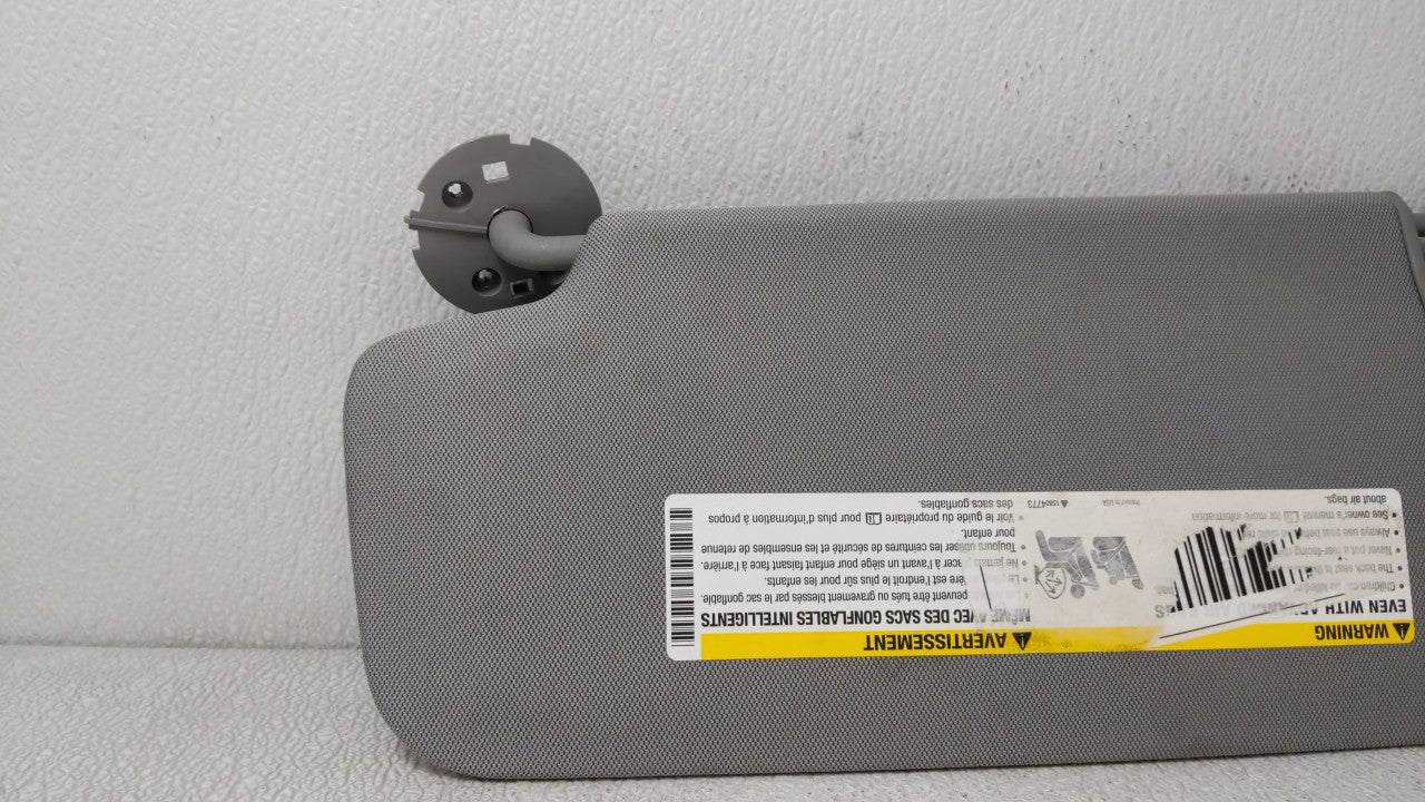 2017-2018 Chevrolet Trax Sun Visor Shade Replacement Passenger Right Mirror Fits Fits 2017 2018 OEM Used Auto Parts - Oemuse