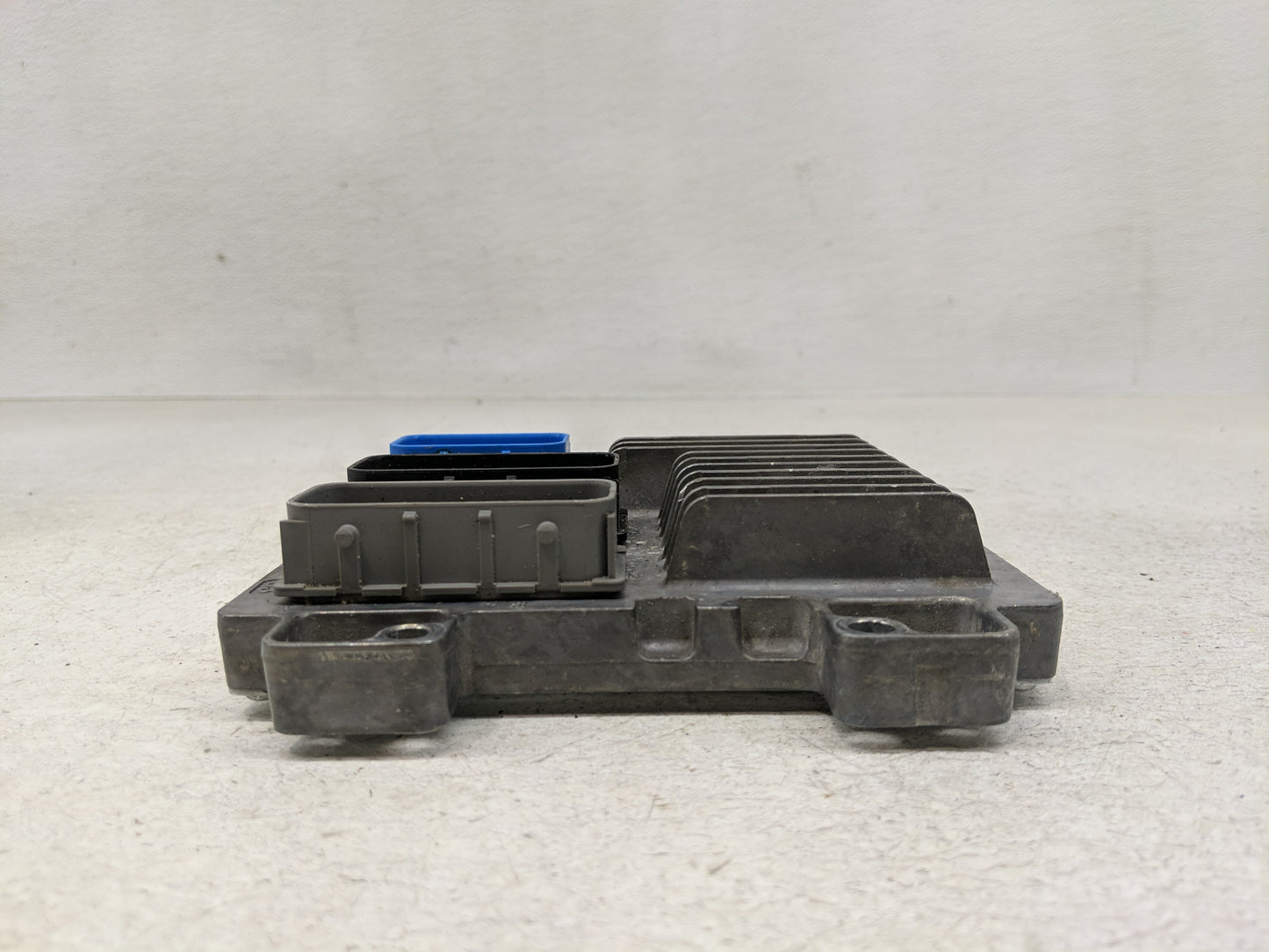 2017-2021 Chevrolet Trax PCM Engine Control Computer ECU ECM PCU OEM P/N:12692201 12695536 Fits Fits 2017 2018 2019 2020 202