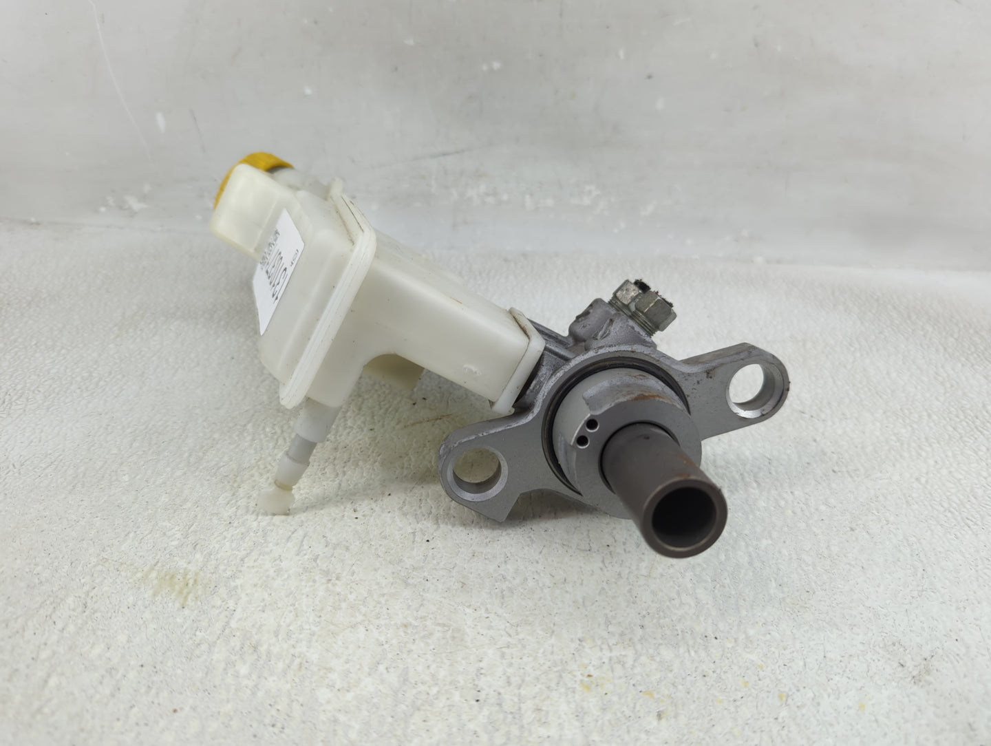 2013-2021 Chevrolet Trax Brake Master Cylinder 1310371 - Oemusedautoparts1.com