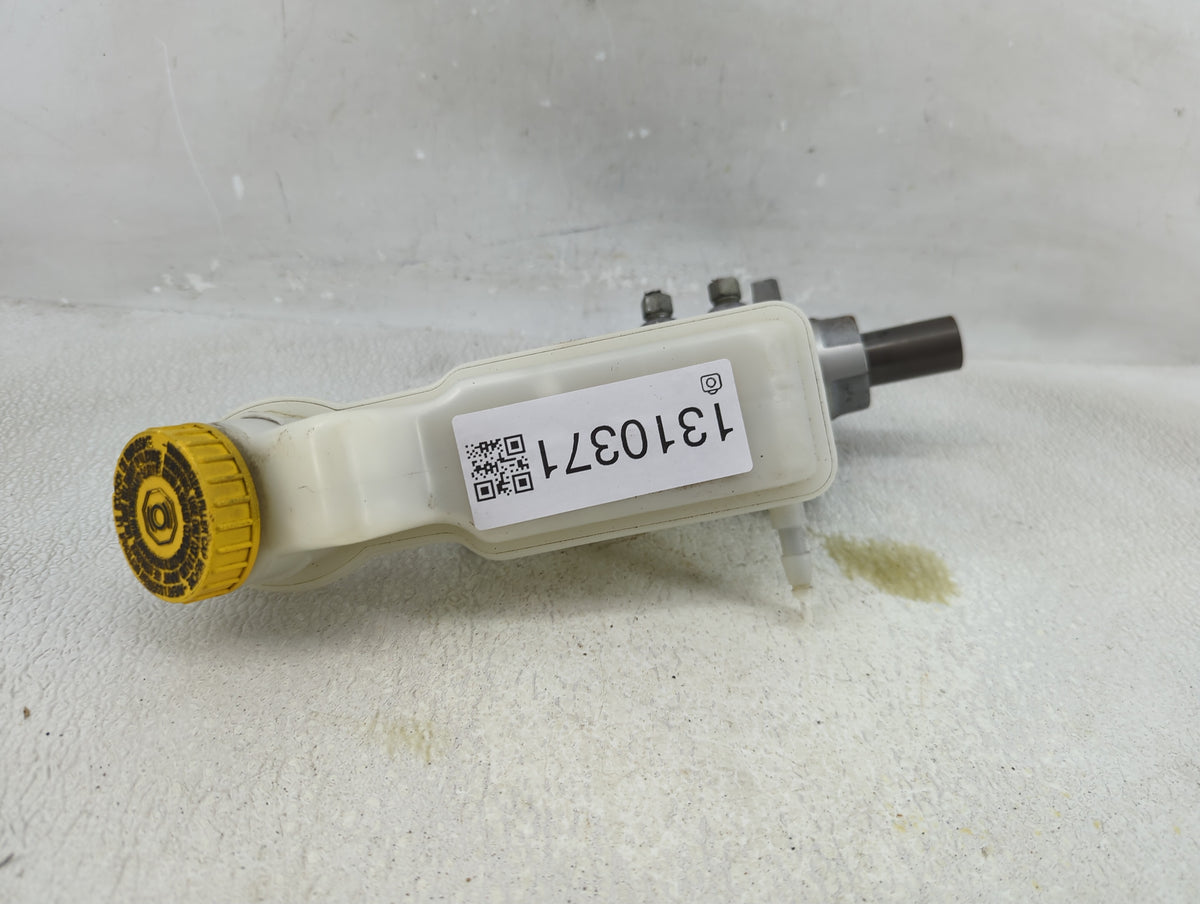 2013-2021 Chevrolet Trax Brake Master Cylinder 1310371 - Oemusedautoparts1.com