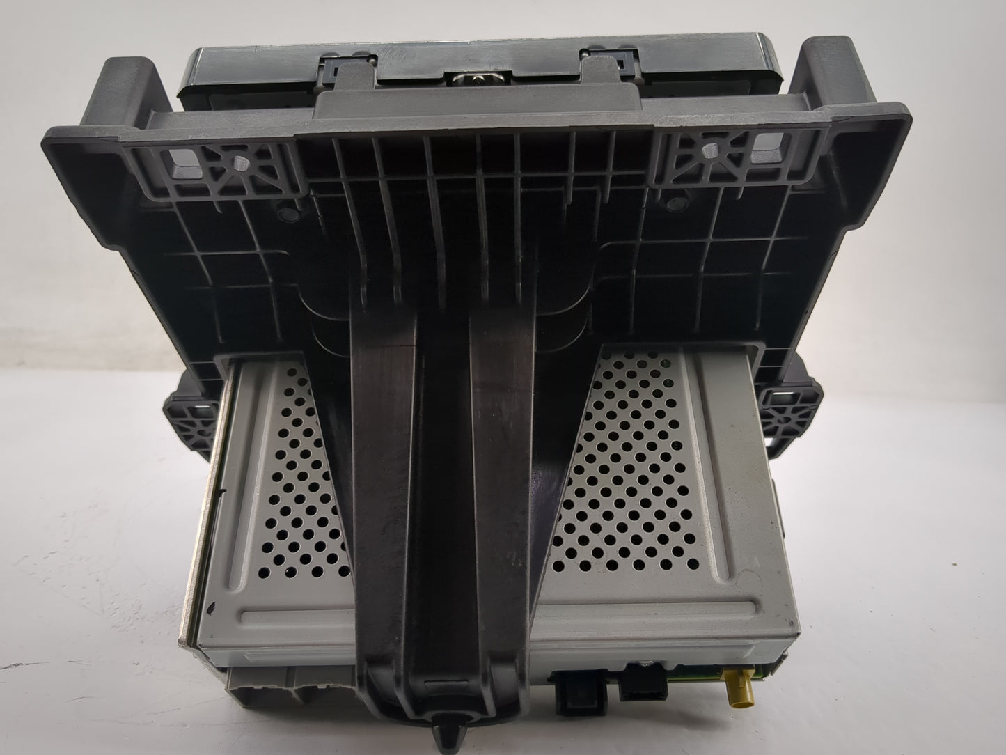 2018-2019 Chevrolet Trax Radio AM FM Cd Player Receiver Replacement P/N:812425551 84388577, 84610605 Fits Fits 2018 2019 OEM