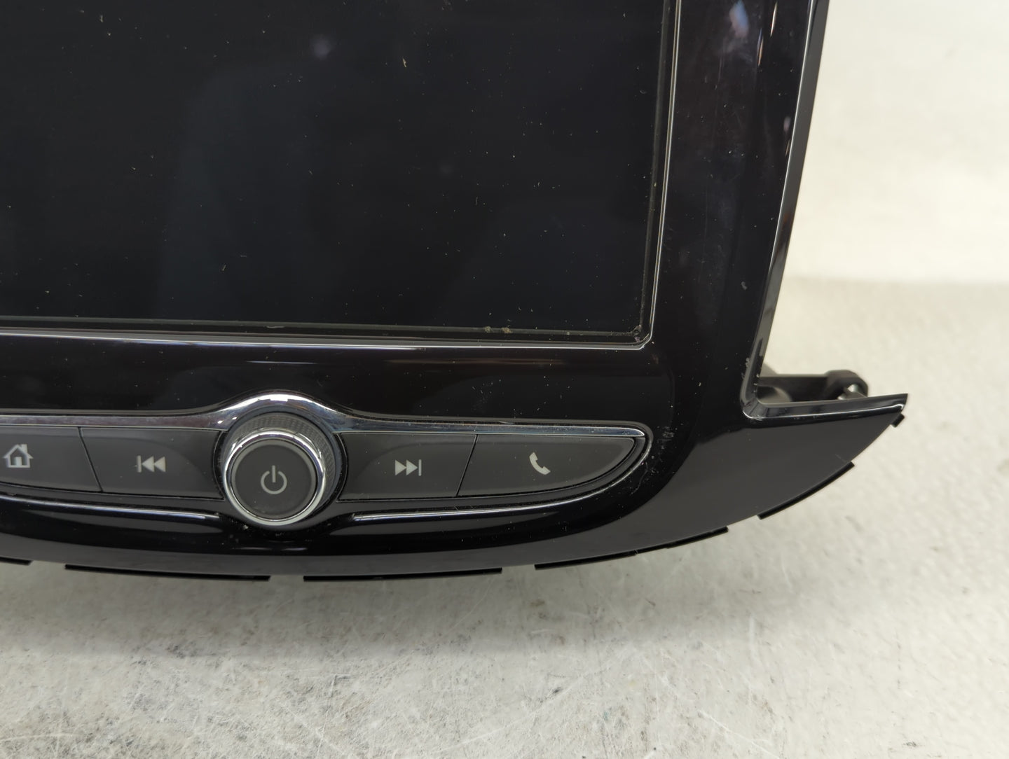 2017-2020 Chevrolet Trax Radio AM FM Cd Player Receiver Replacement P/N:84610605 Fits Fits 2017 2018 2019 2020 OEM Used Auto